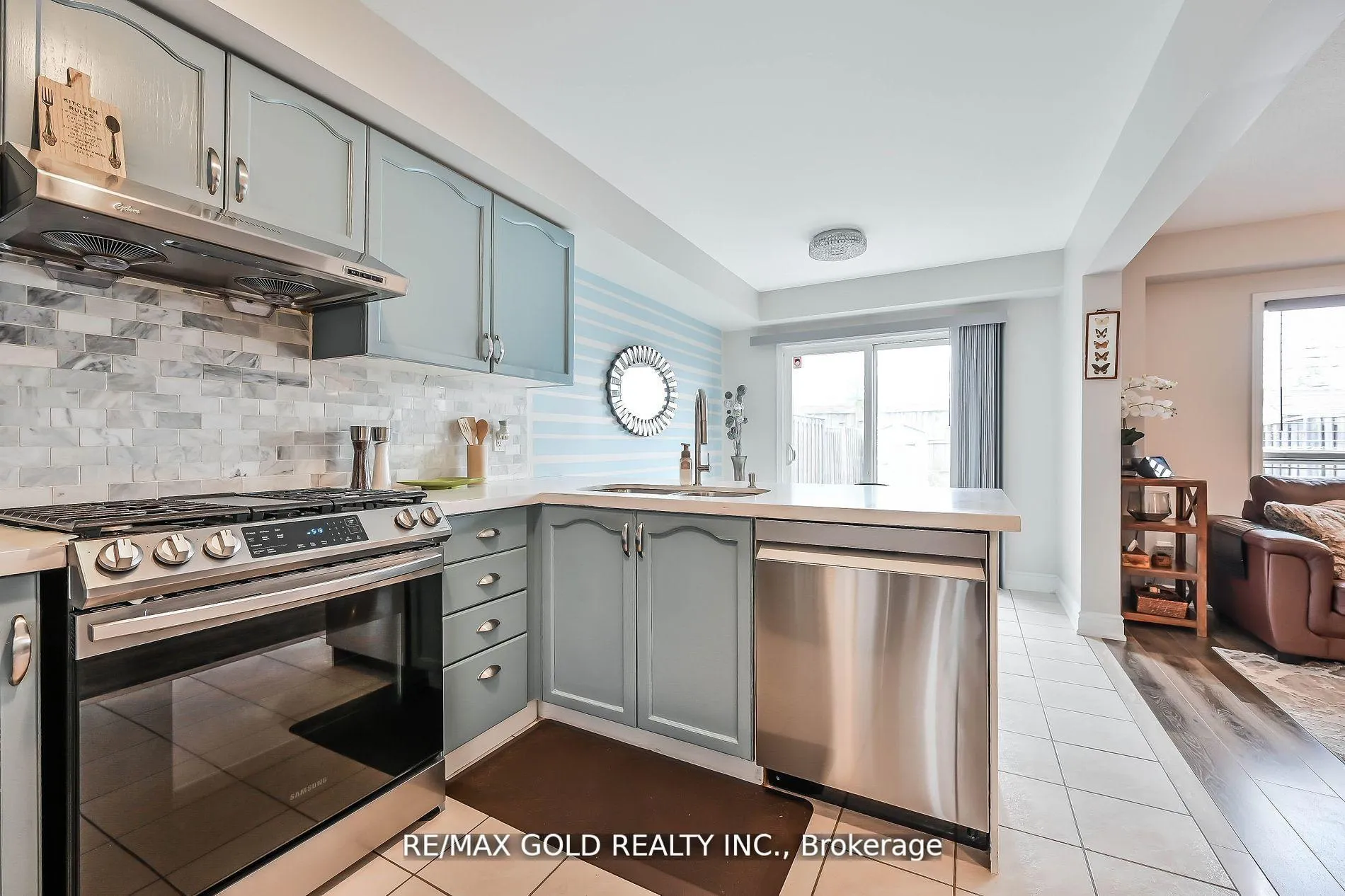 Photo 17 of 56 Meadow Wood Crescent, Hamilton, Stoney Creek Mountain — HOMEH