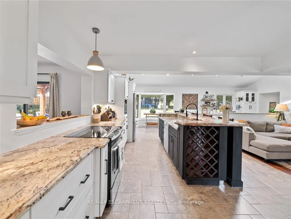 Photo 12 of 37 Maple Avenue, Hamilton, Greensville — HOMEH