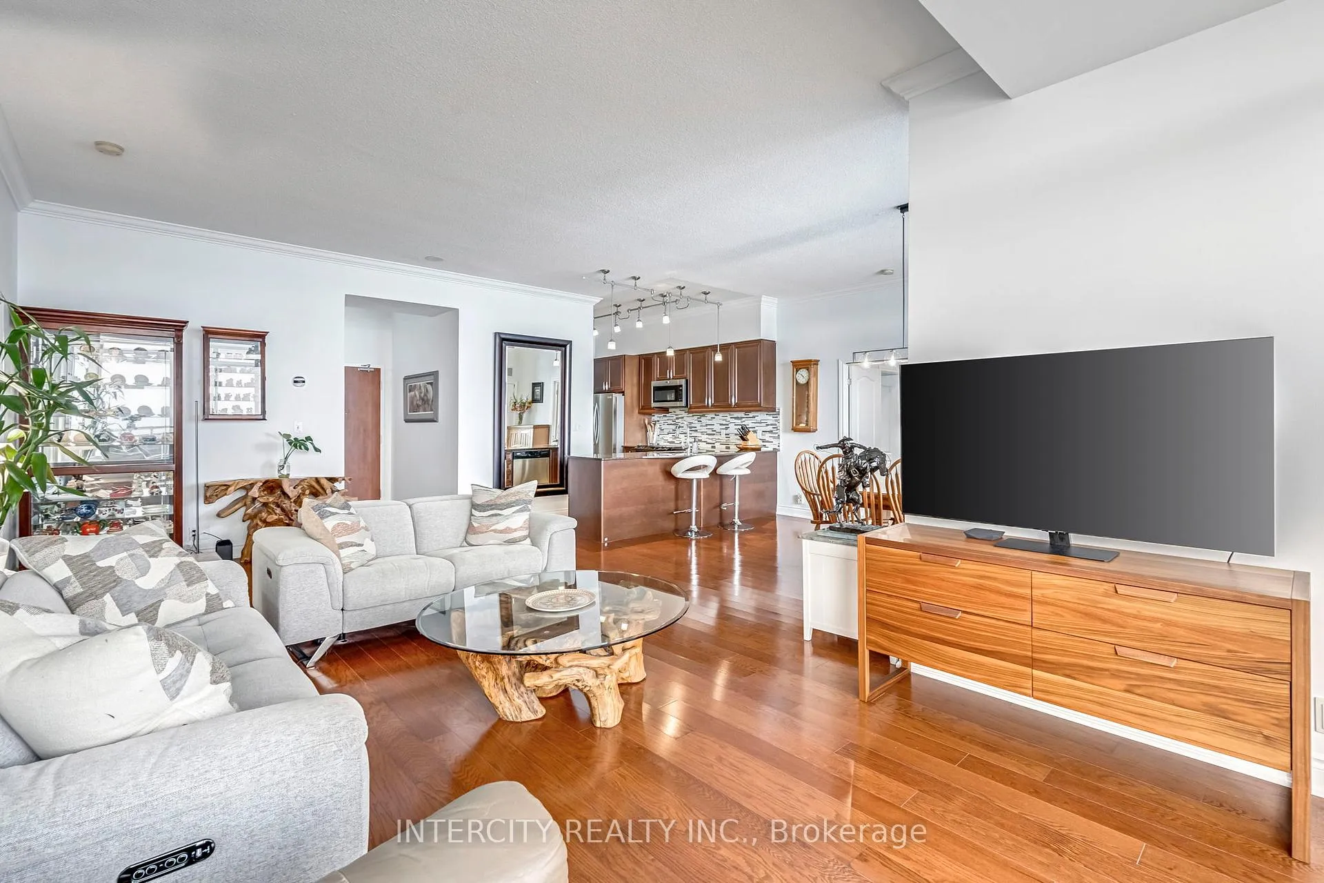 Photo 5 of Unit LPH03, 699 Aberdeen Boulevard, Midland — HOMEH