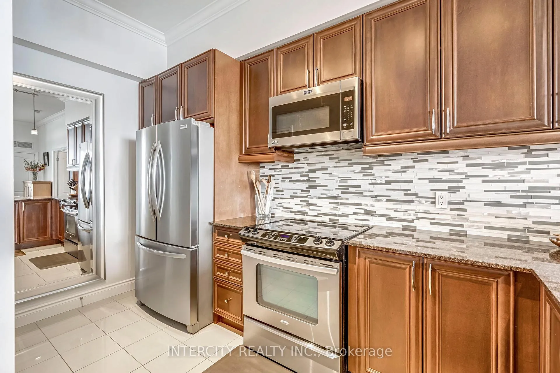 Photo 7 of Unit LPH03, 699 Aberdeen Boulevard, Midland — HOMEH