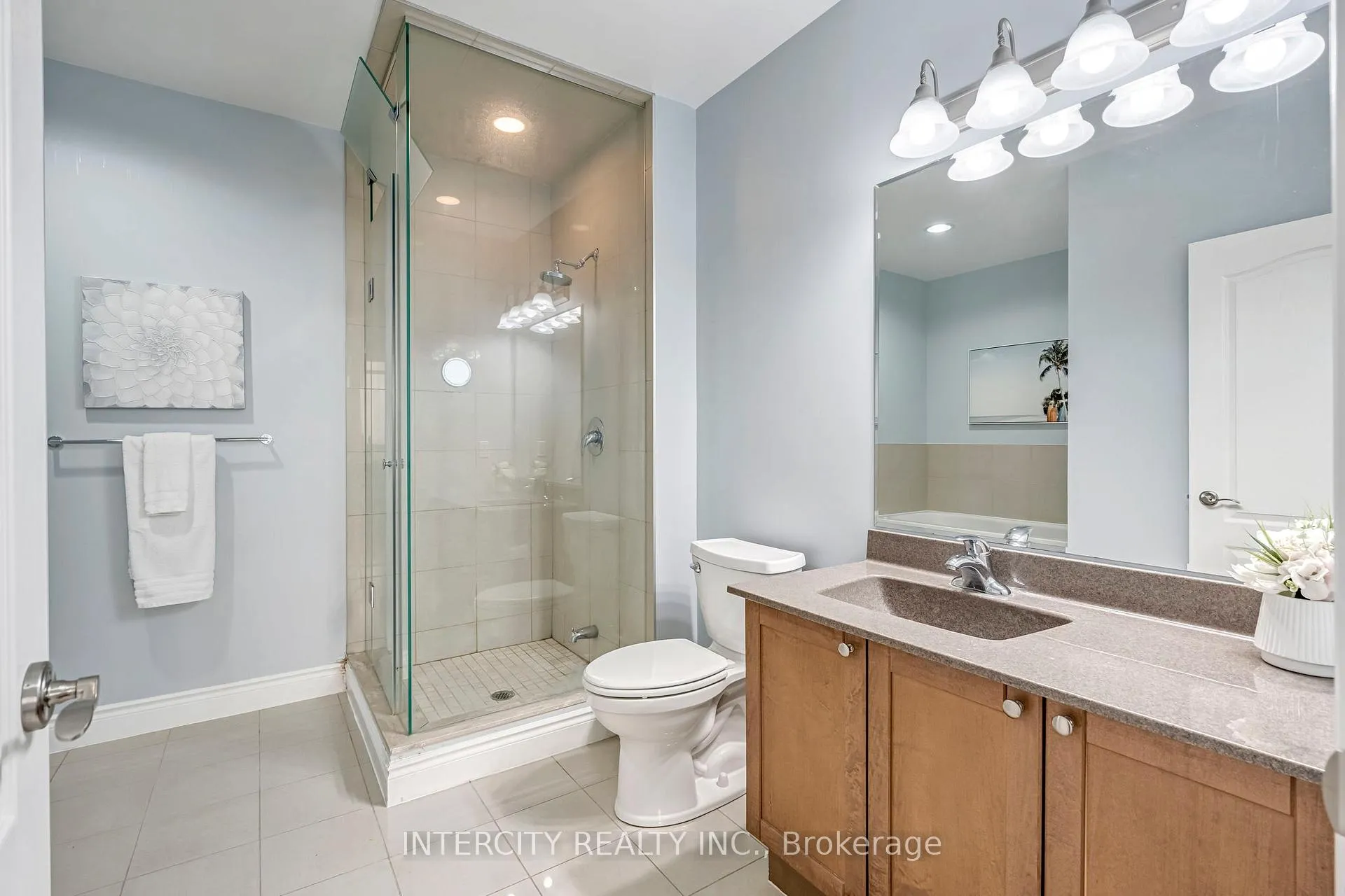 Photo 13 of Unit LPH03, 699 Aberdeen Boulevard, Midland — HOMEH