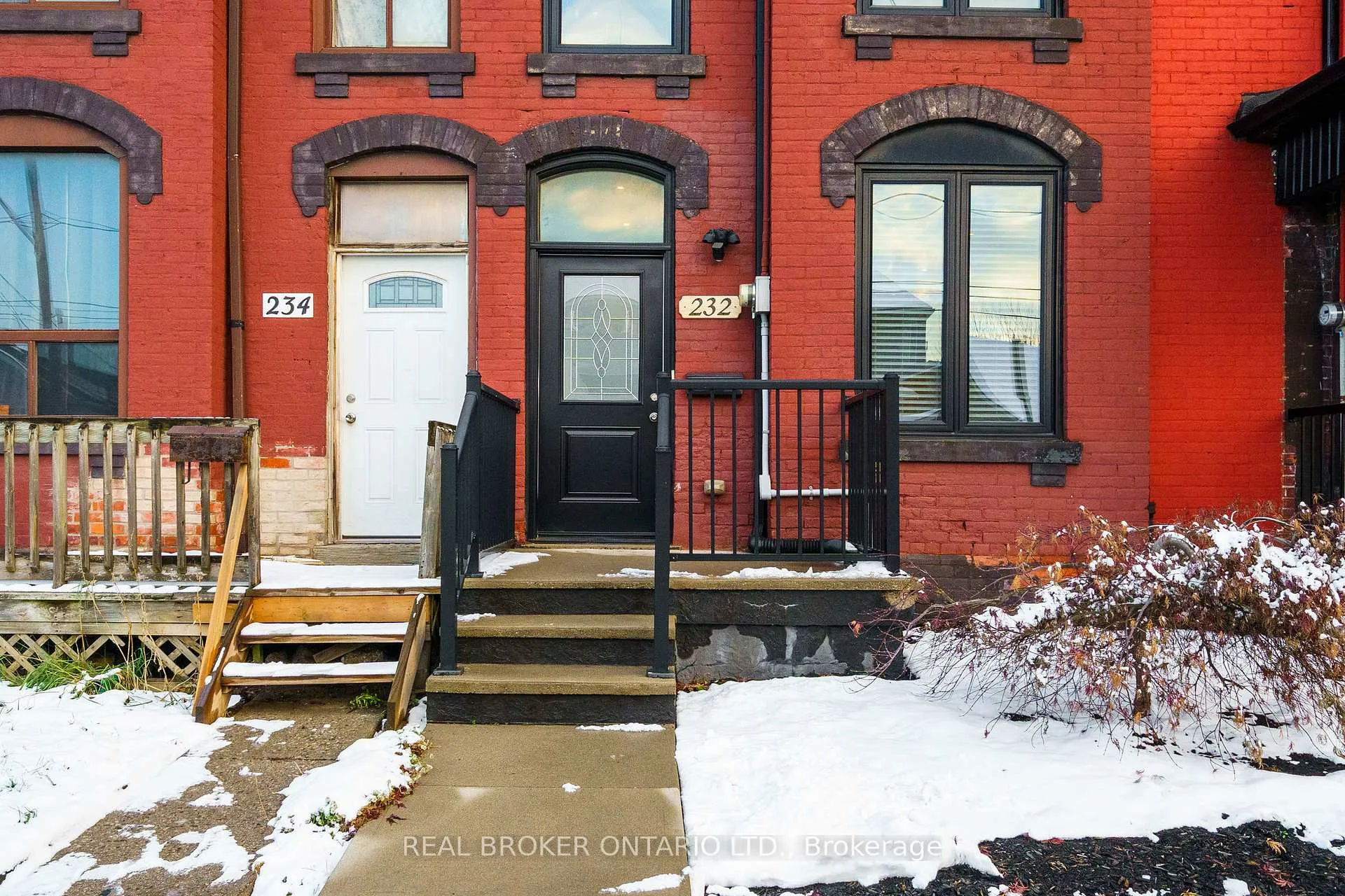 Photo 2 of 232 Wellington Street N, Hamilton, Beasley — HOMEH