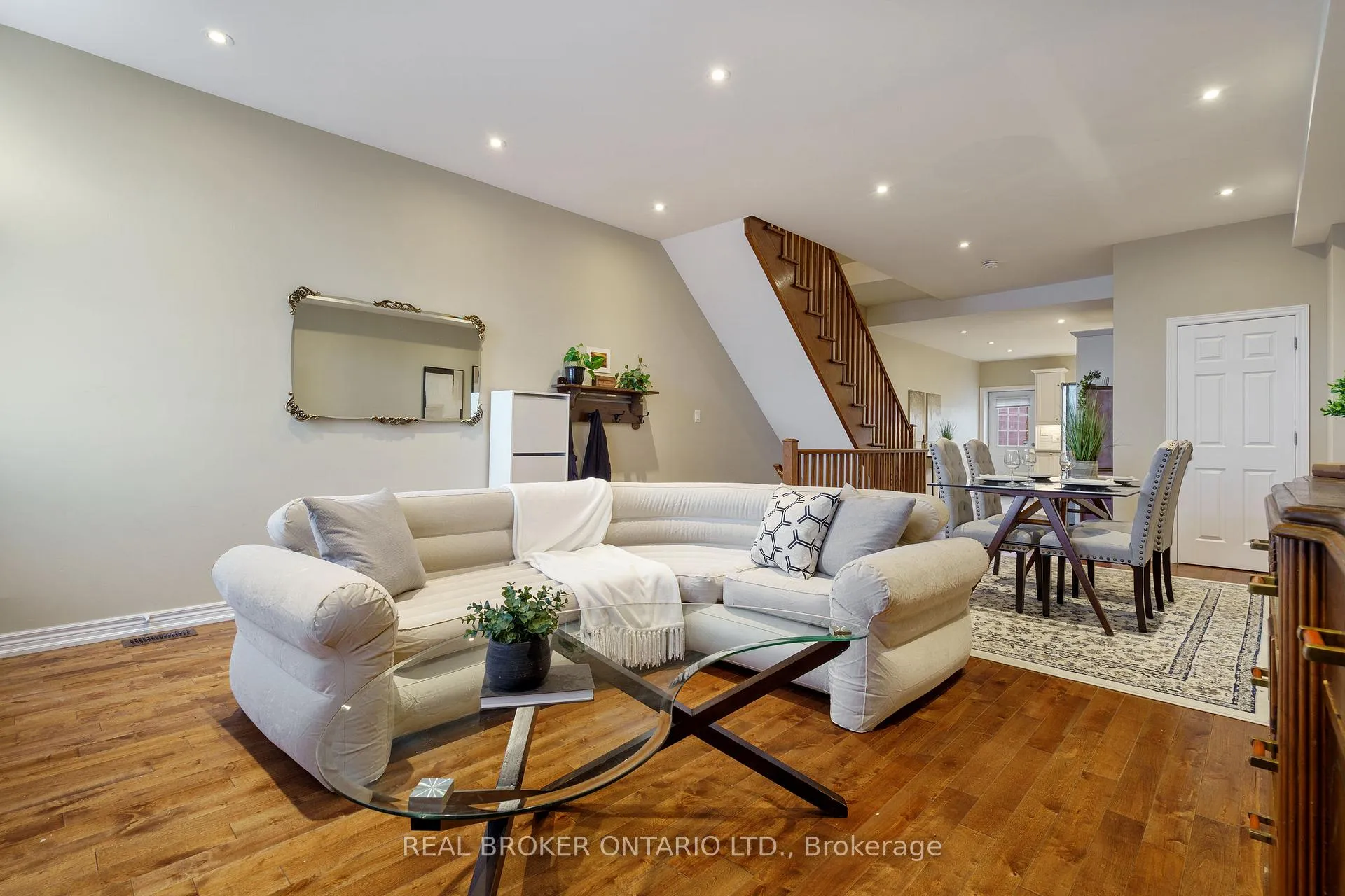Photo 5 of 232 Wellington Street N, Hamilton, Beasley — HOMEH
