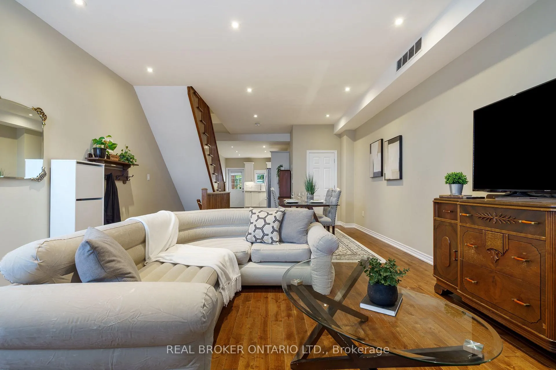 Photo 6 of 232 Wellington Street N, Hamilton, Beasley — HOMEH