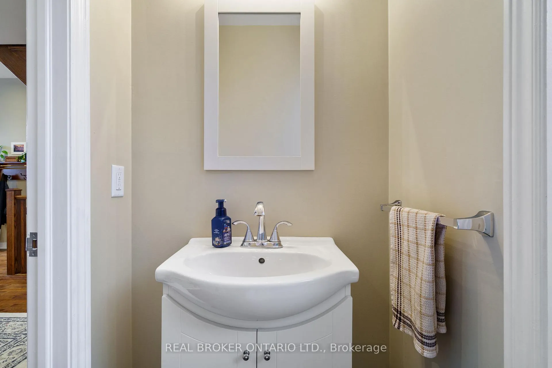 Photo 8 of 232 Wellington Street N, Hamilton, Beasley — HOMEH
