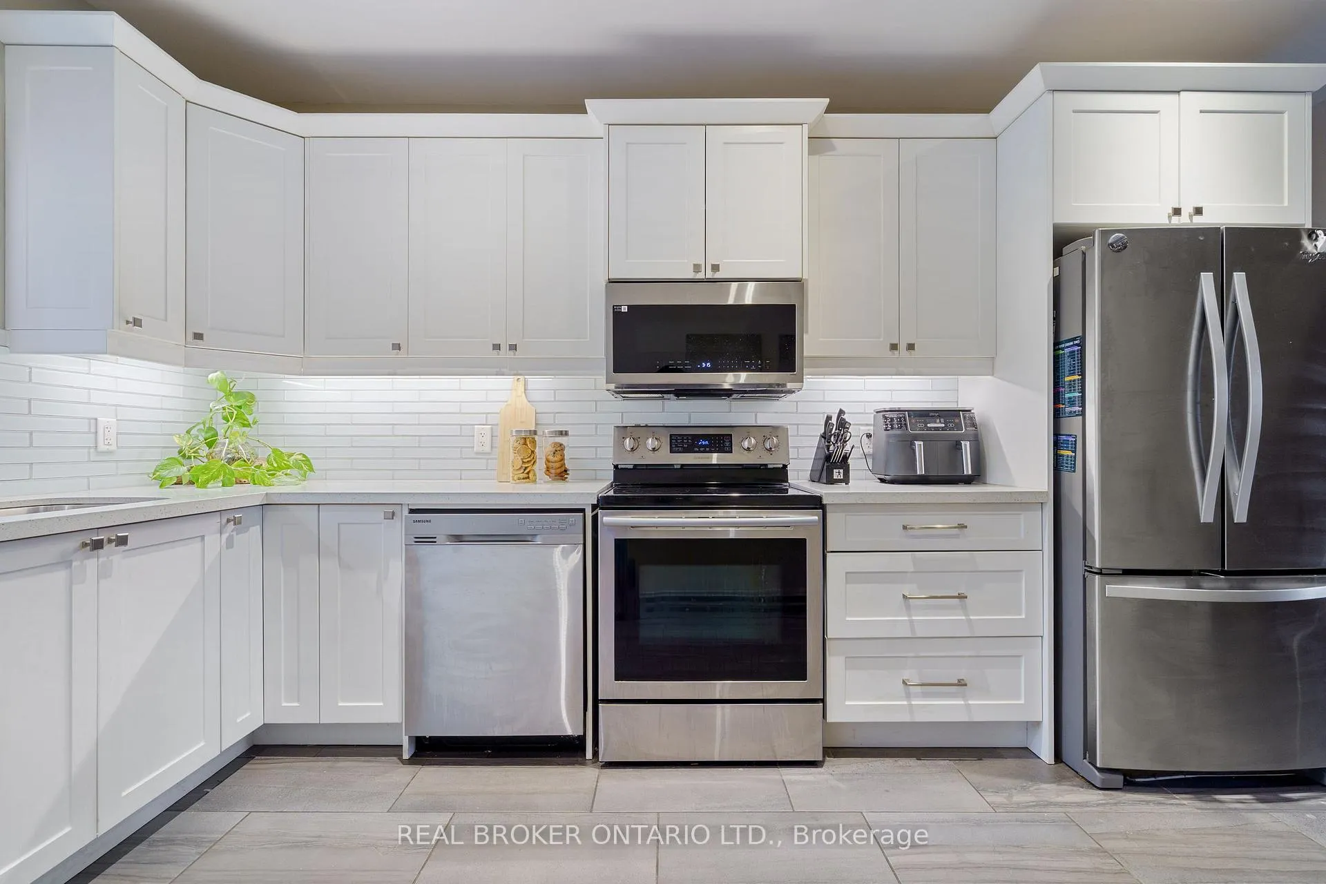 Photo 12 of 232 Wellington Street N, Hamilton, Beasley — HOMEH