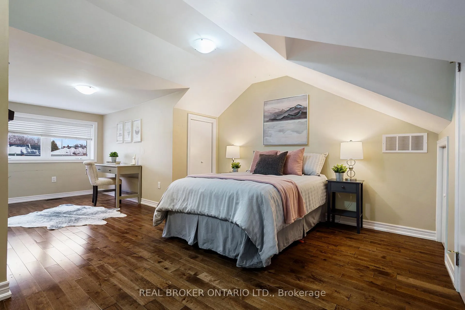 Photo 20 of 232 Wellington Street N, Hamilton, Beasley — HOMEH