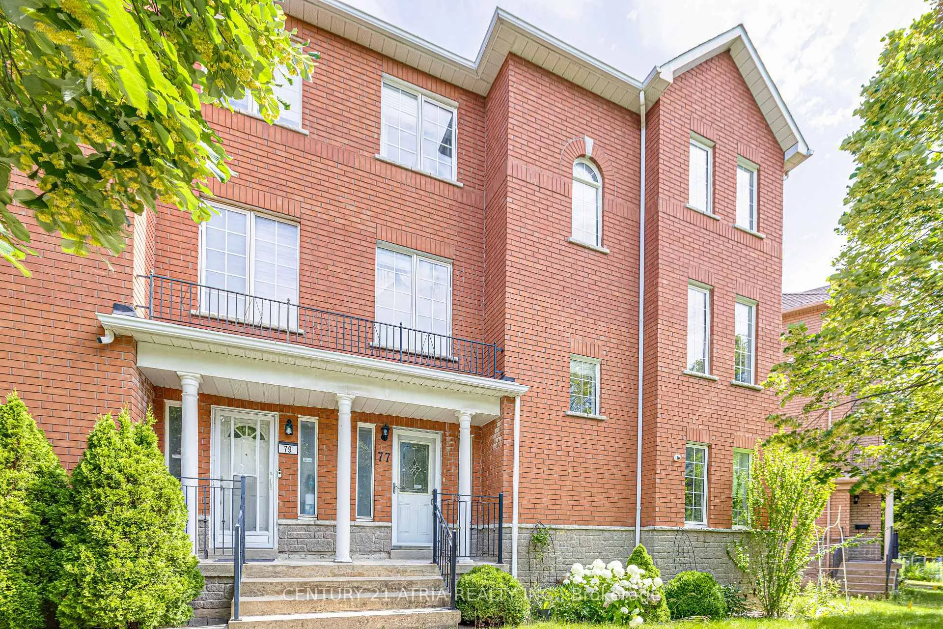Front of 77 Leitchcroft Crescent