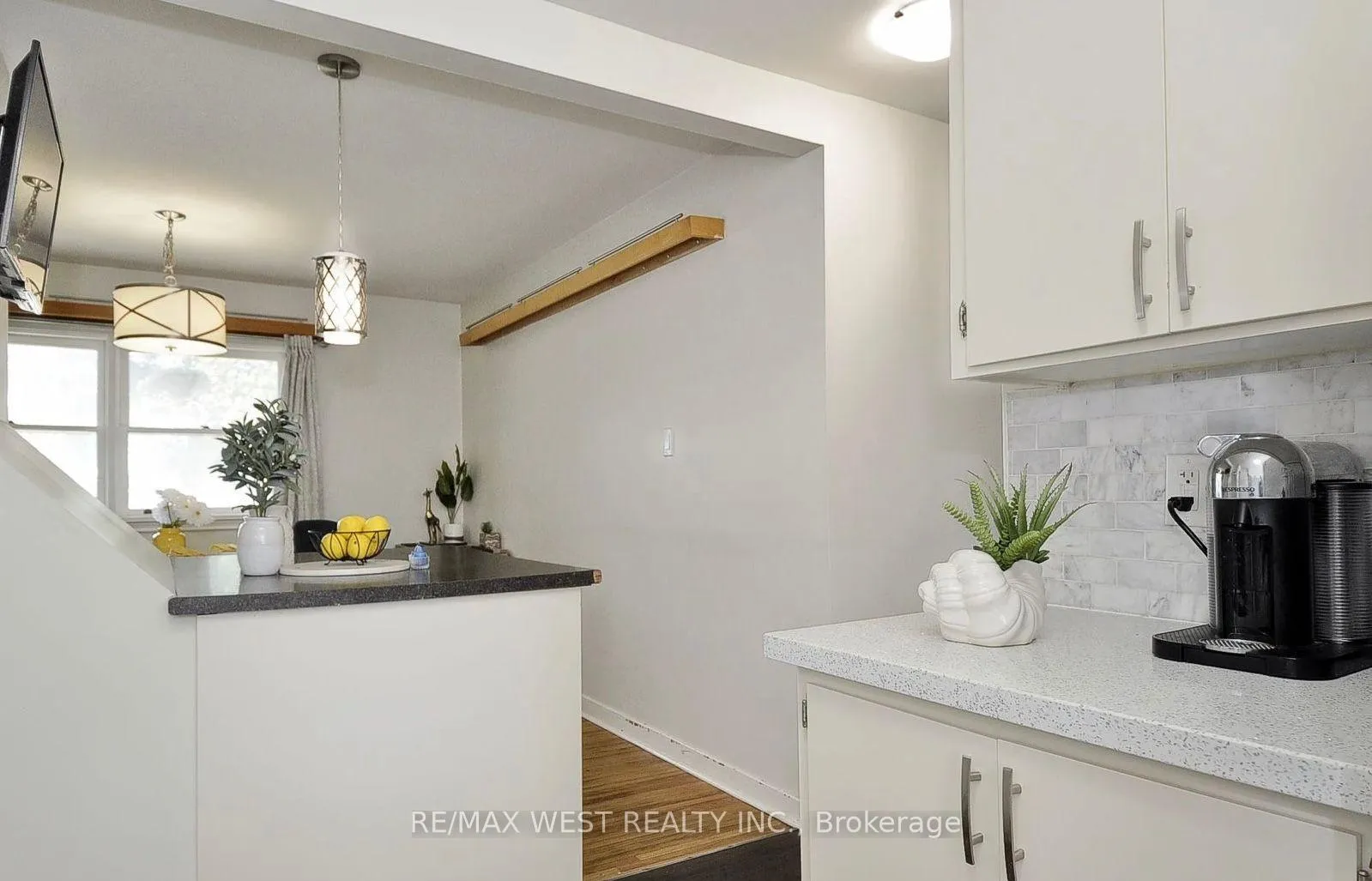 Photo 10 of 442 Highland Road E, Kitchener — HOMEH