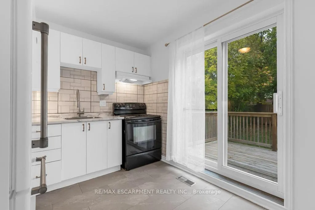 Photo 7 of 34 Sumach Street, Hamilton, McQuesten — HOMEH