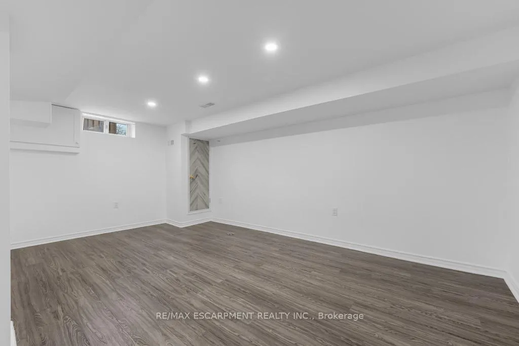 Photo 17 of 34 Sumach Street, Hamilton, McQuesten — HOMEH