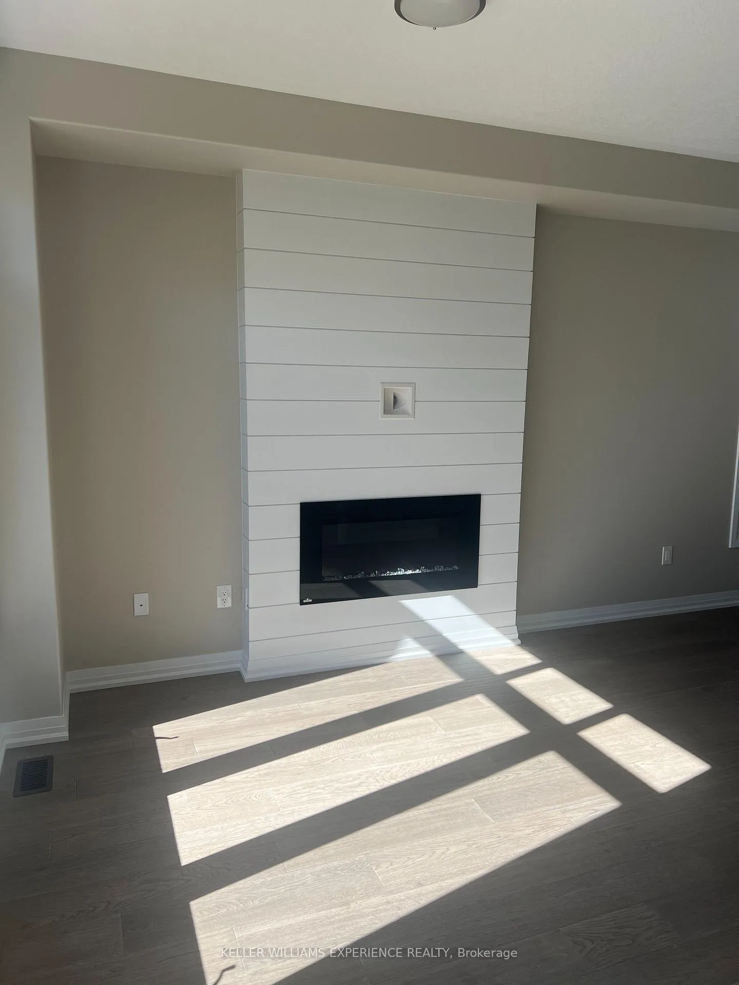 Photo 10 of 74 Sagewood Avenue, Barrie, Painswick South — HOMEH