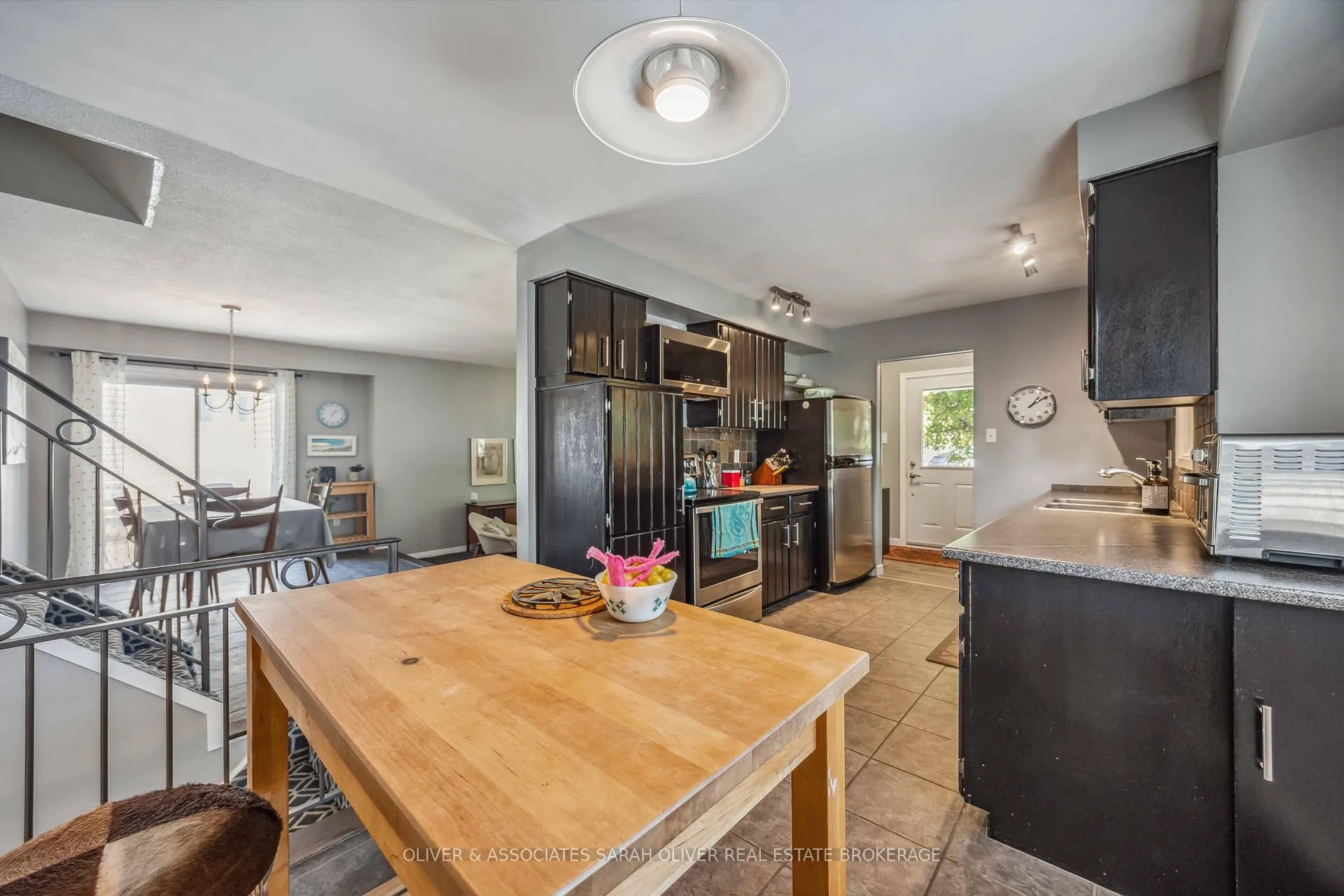 Photo 11 of 1961 Winslow Crescent, Sarnia — HOMEH