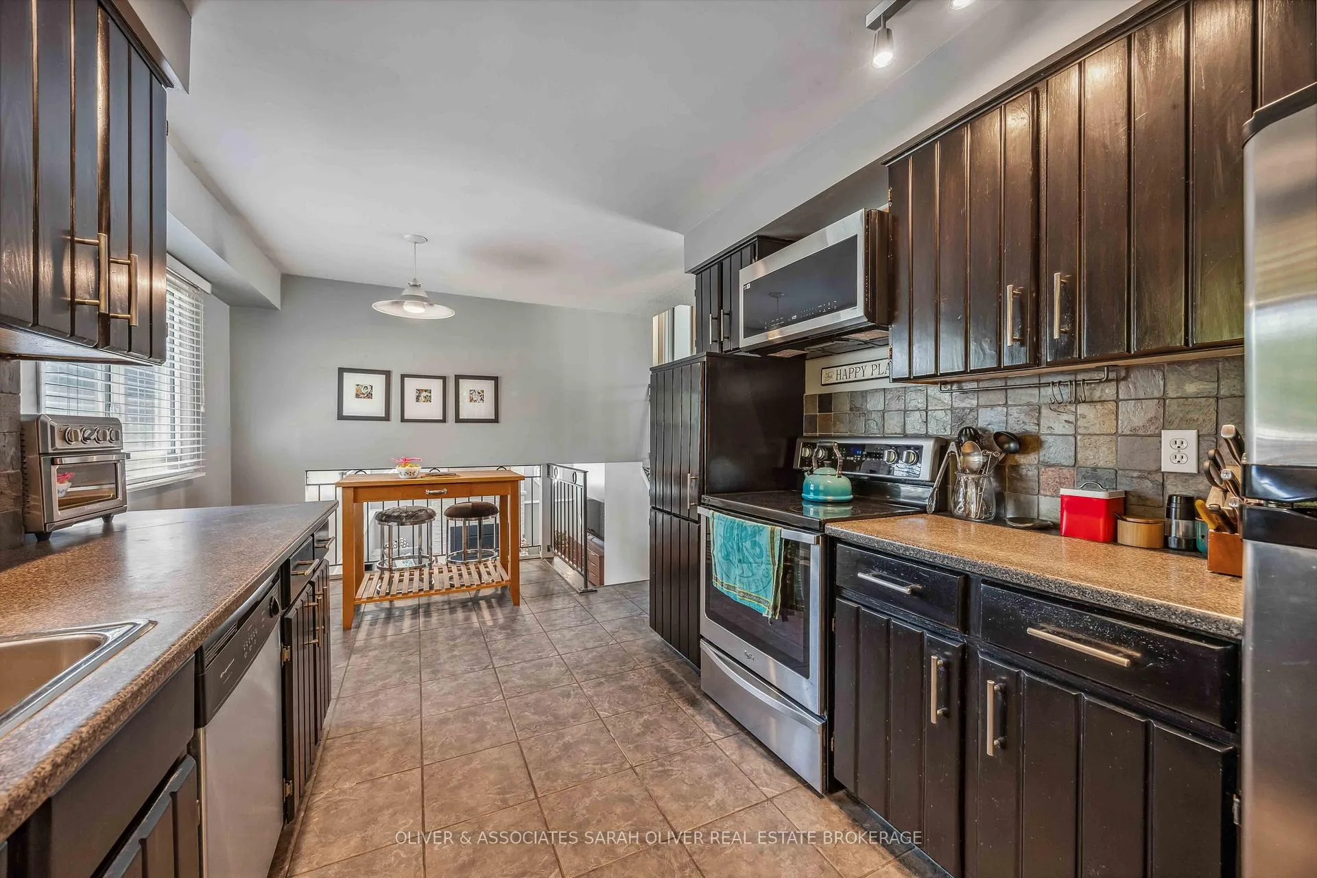 Photo 16 of 1961 Winslow Crescent, Sarnia — HOMEH