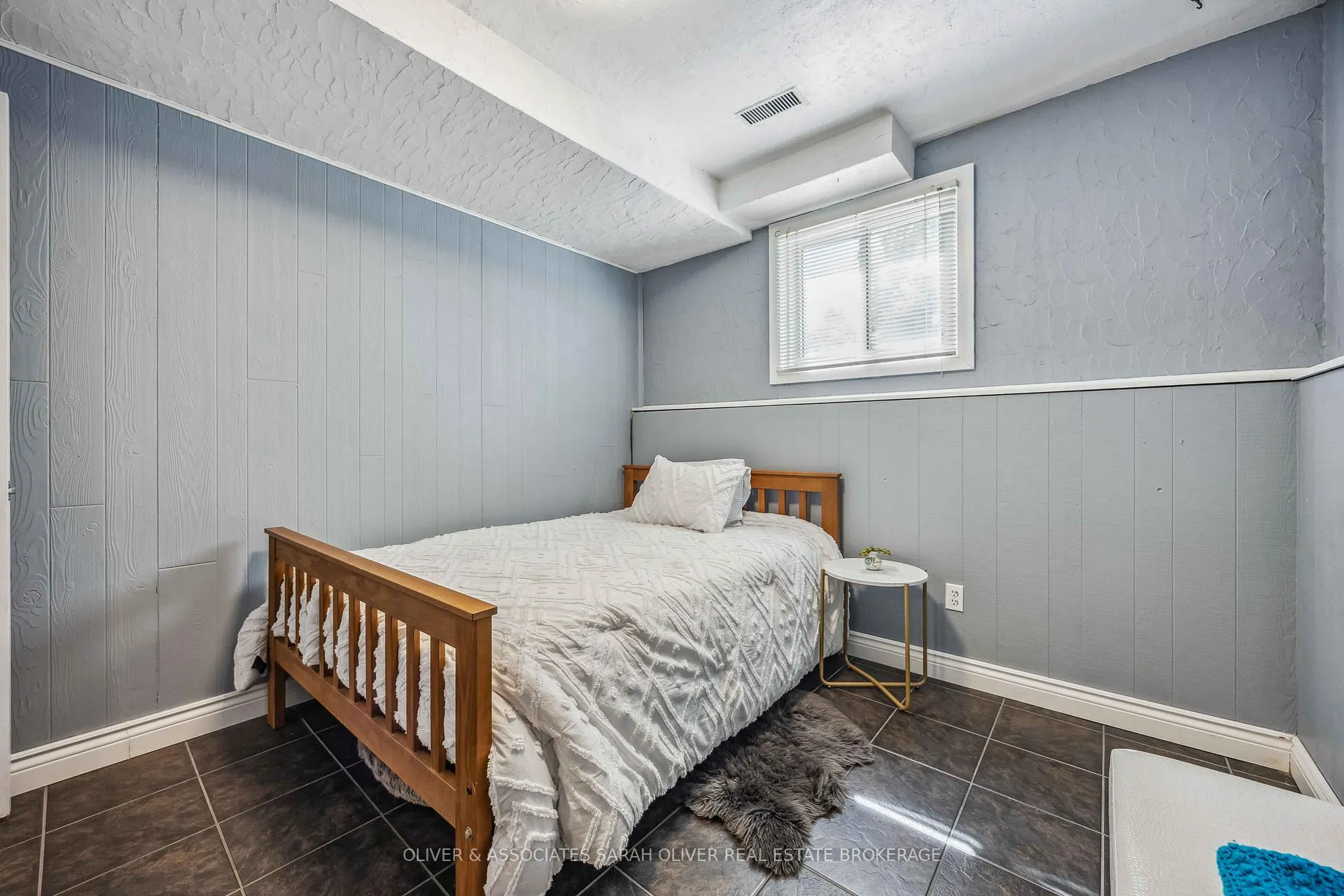 Photo 33 of 1961 Winslow Crescent, Sarnia — HOMEH