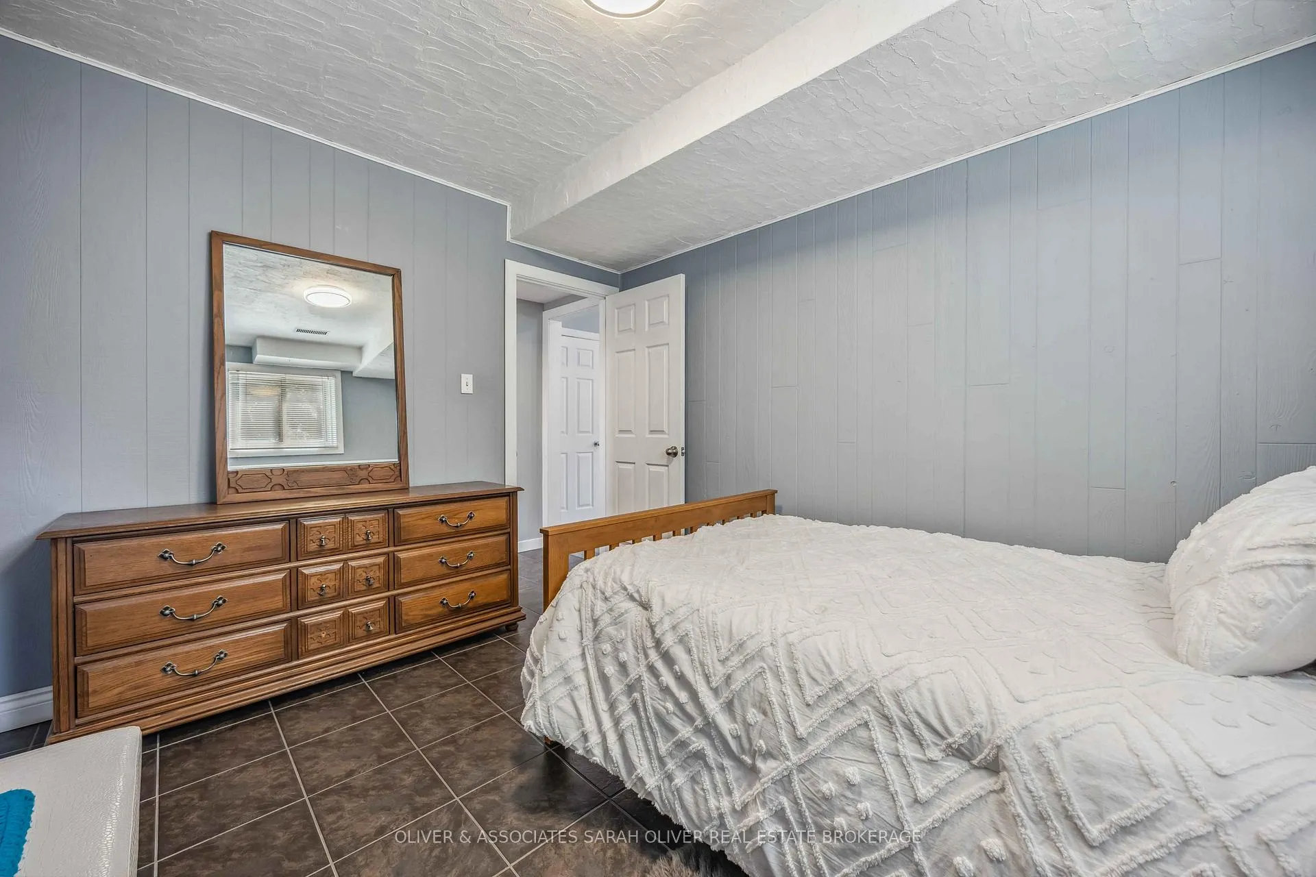 Photo 34 of 1961 Winslow Crescent, Sarnia — HOMEH