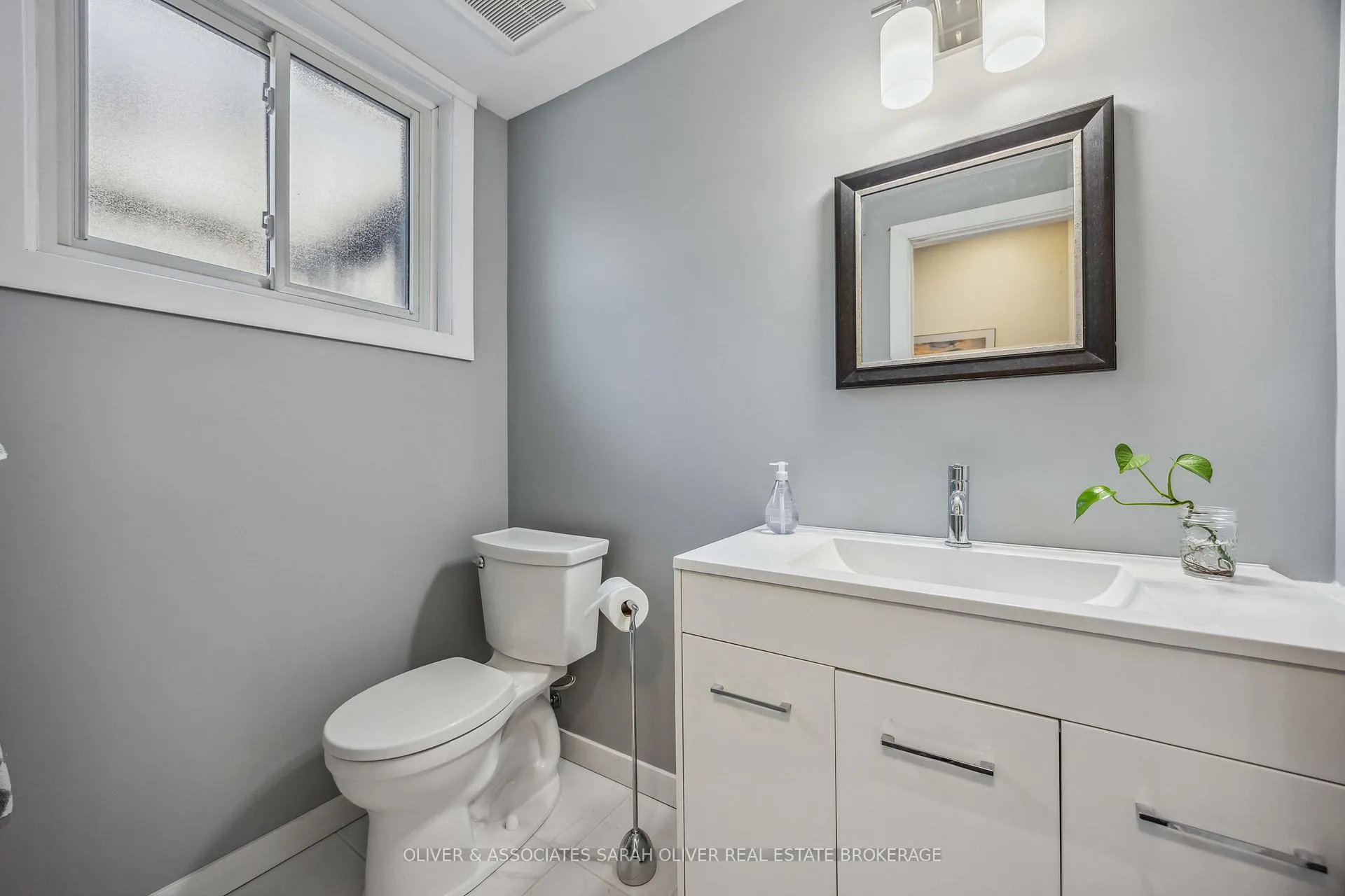 Photo 35 of 1961 Winslow Crescent, Sarnia — HOMEH