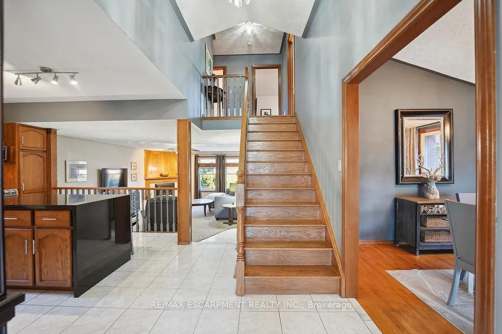 Photo 9 of 15 Presidio Drive, Hamilton, Randall — HOMEH