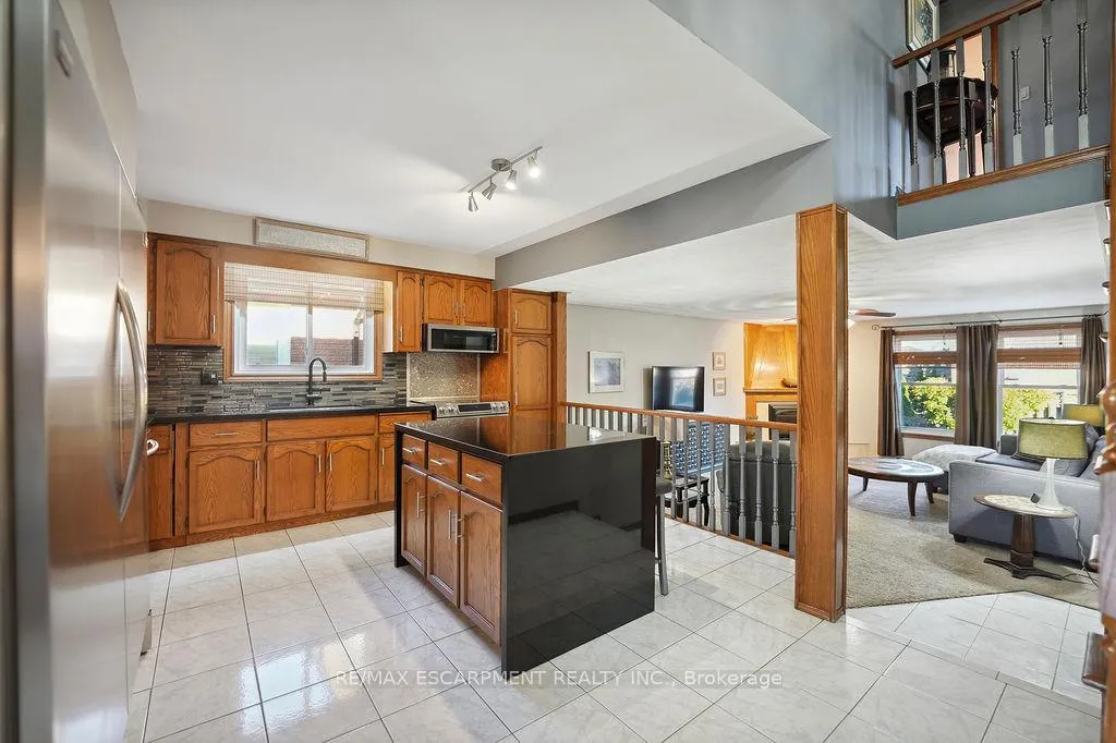 Photo 10 of 15 Presidio Drive, Hamilton, Randall — HOMEH
