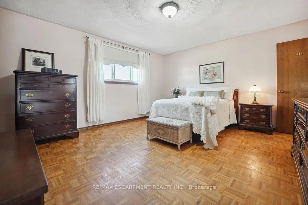 Photo 24 of 15 Presidio Drive, Hamilton, Randall — HOMEH