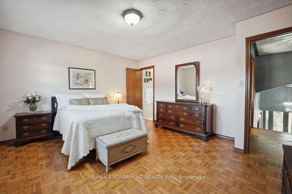 Photo 25 of 15 Presidio Drive, Hamilton, Randall — HOMEH