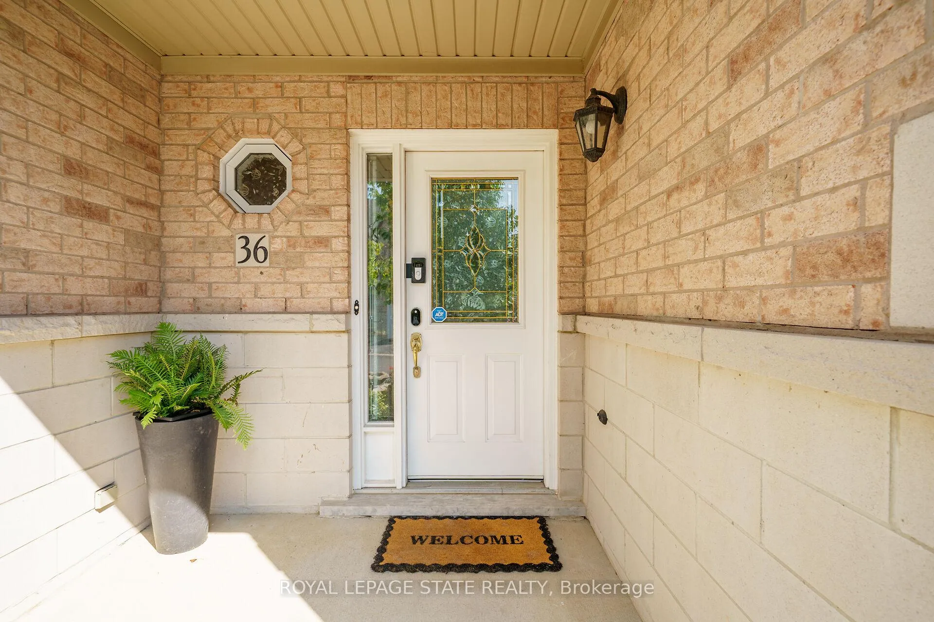 Photo 3 of Unit 36, 81 Valridge Drive, Hamilton, Ancaster — HOMEH