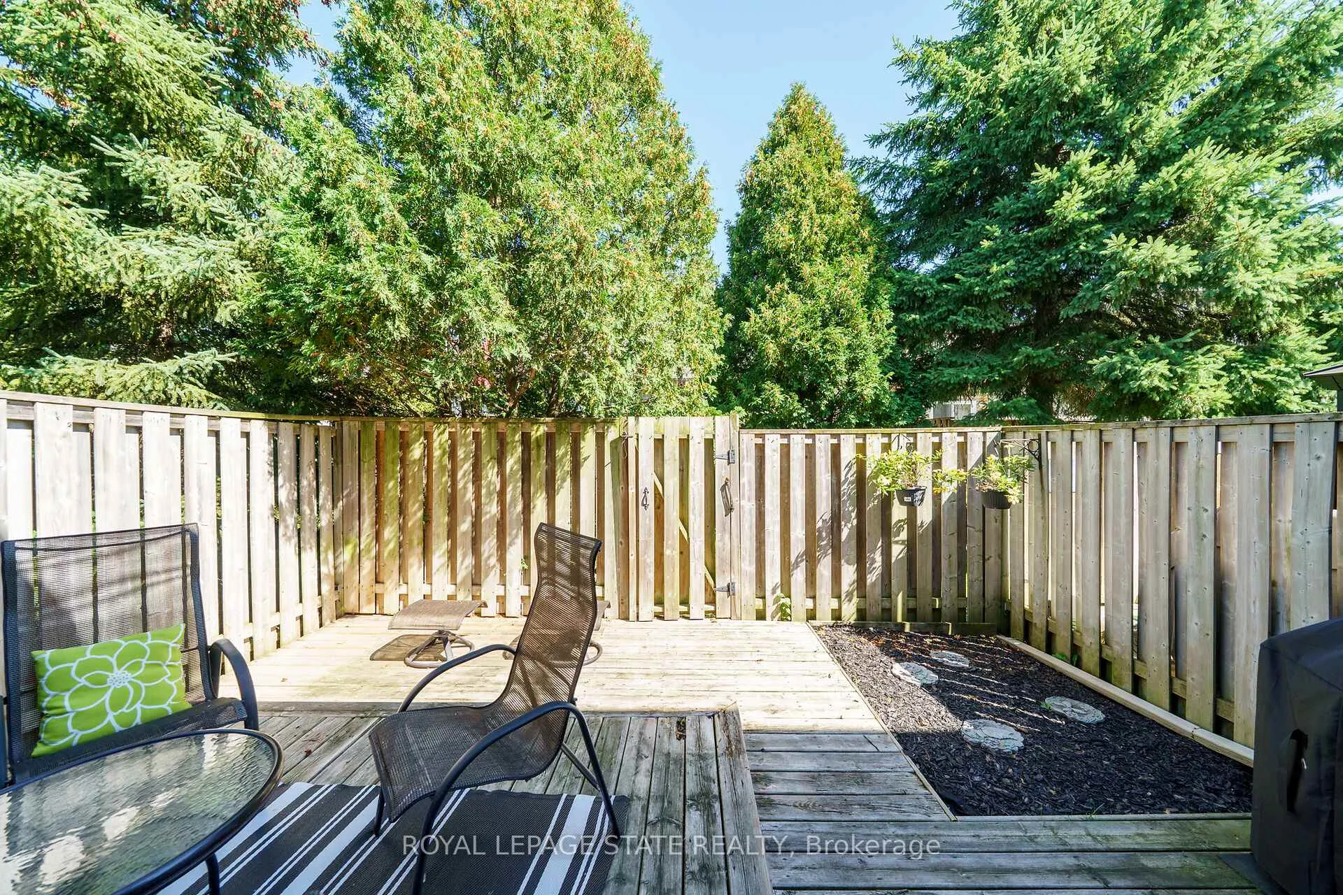Photo 5 of Unit 36, 81 Valridge Drive, Hamilton, Ancaster — HOMEH