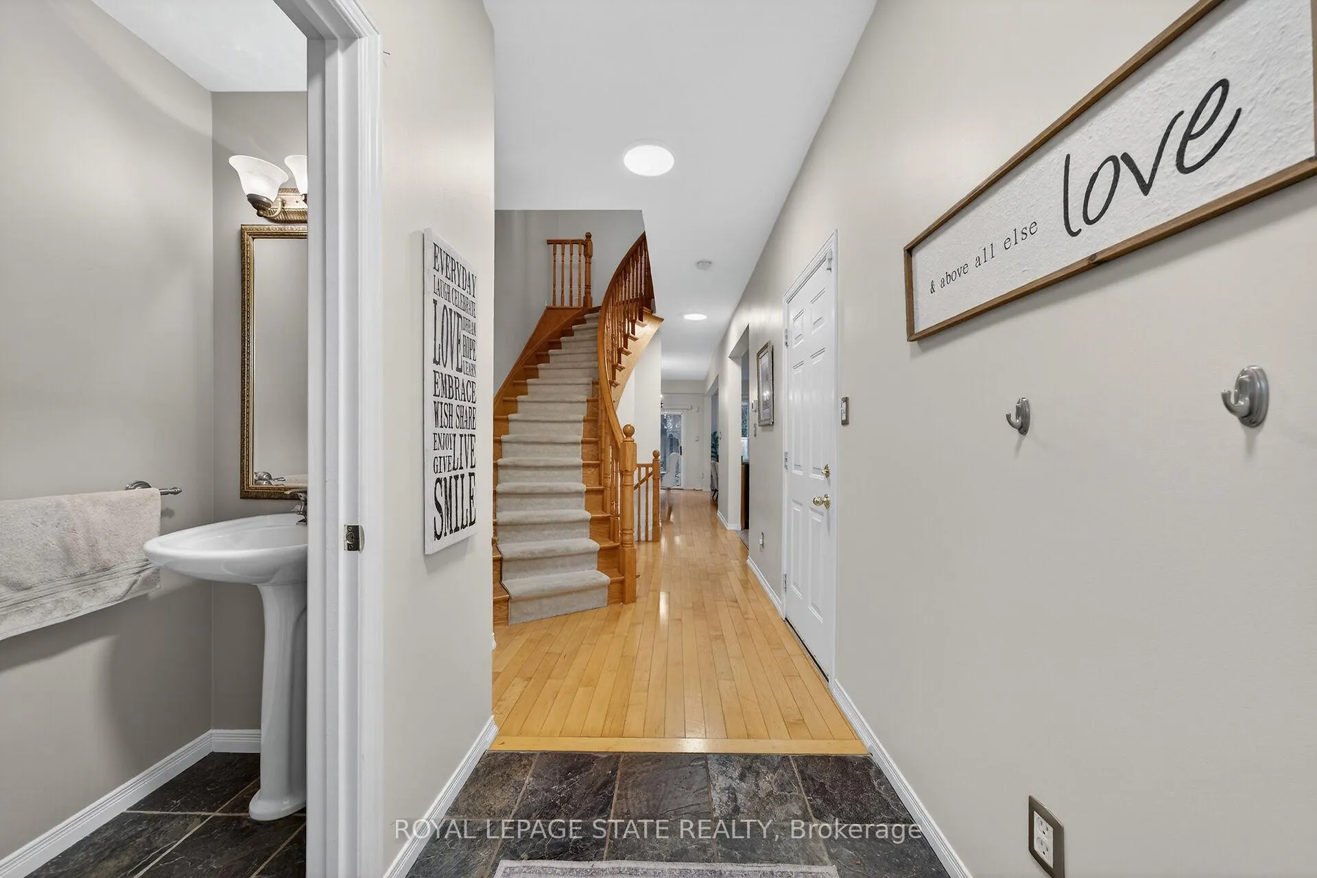 Photo 9 of Unit 36, 81 Valridge Drive, Hamilton, Ancaster — HOMEH