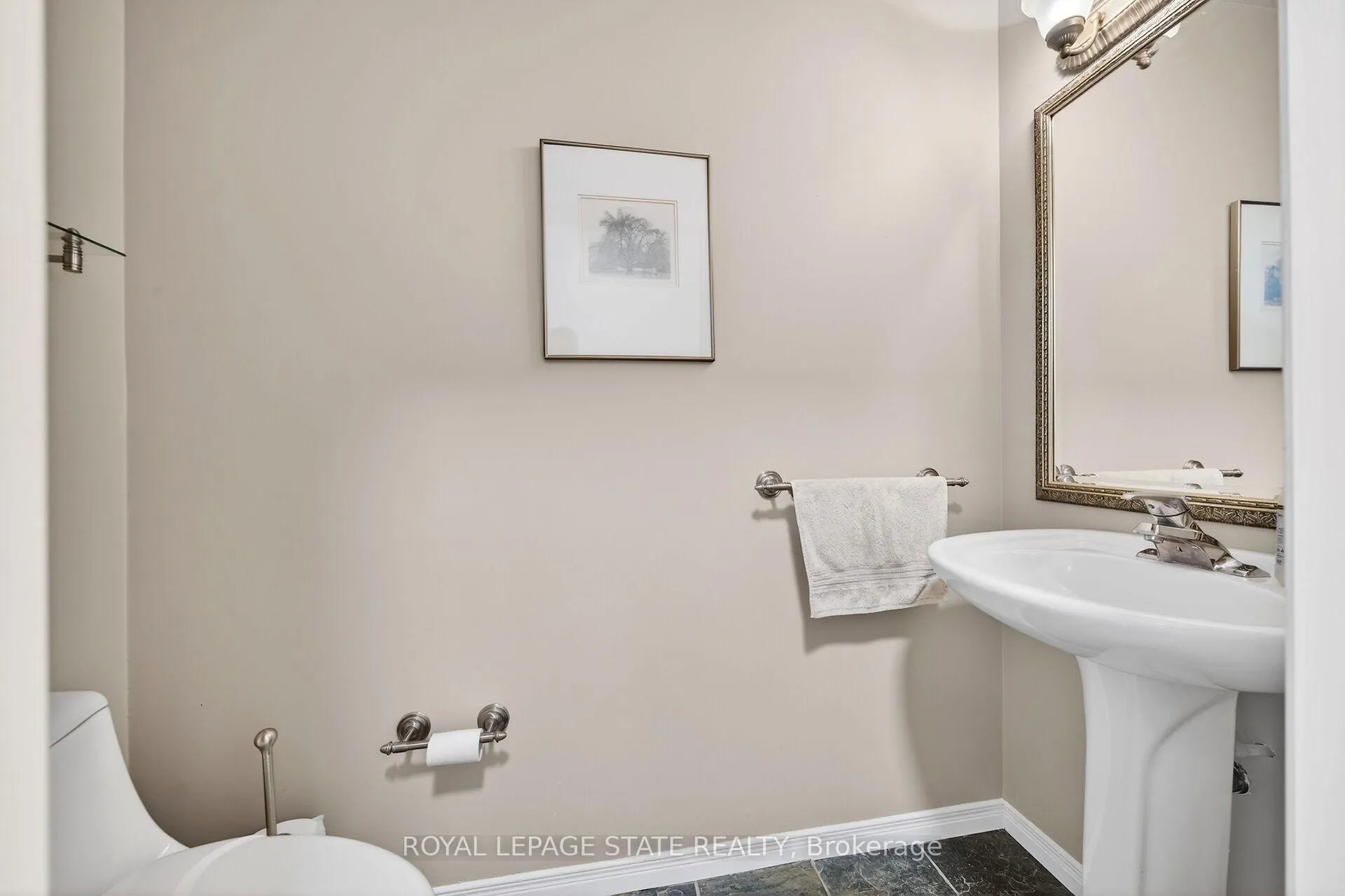 Photo 10 of Unit 36, 81 Valridge Drive, Hamilton, Ancaster — HOMEH