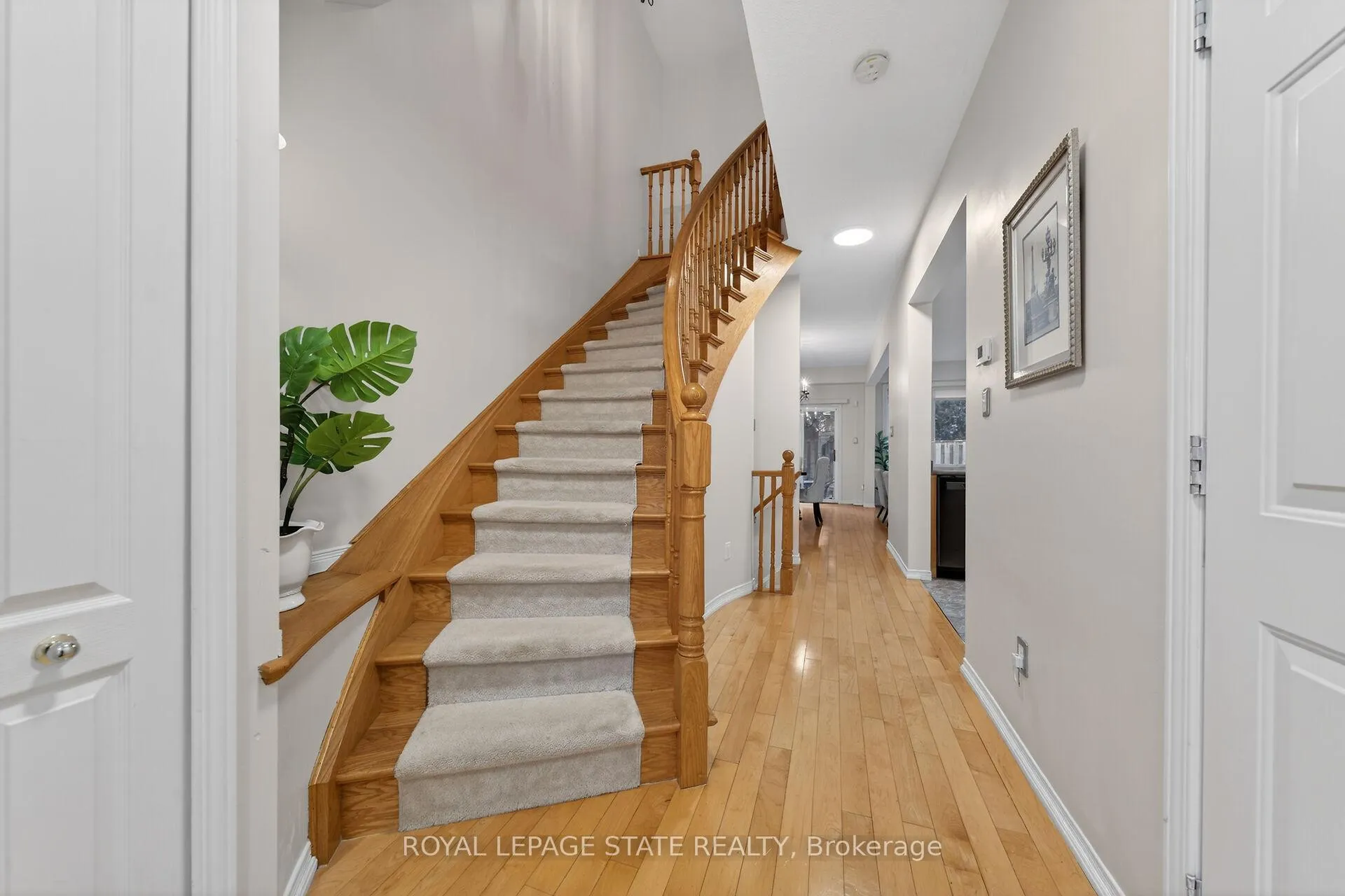 Photo 11 of Unit 36, 81 Valridge Drive, Hamilton, Ancaster — HOMEH