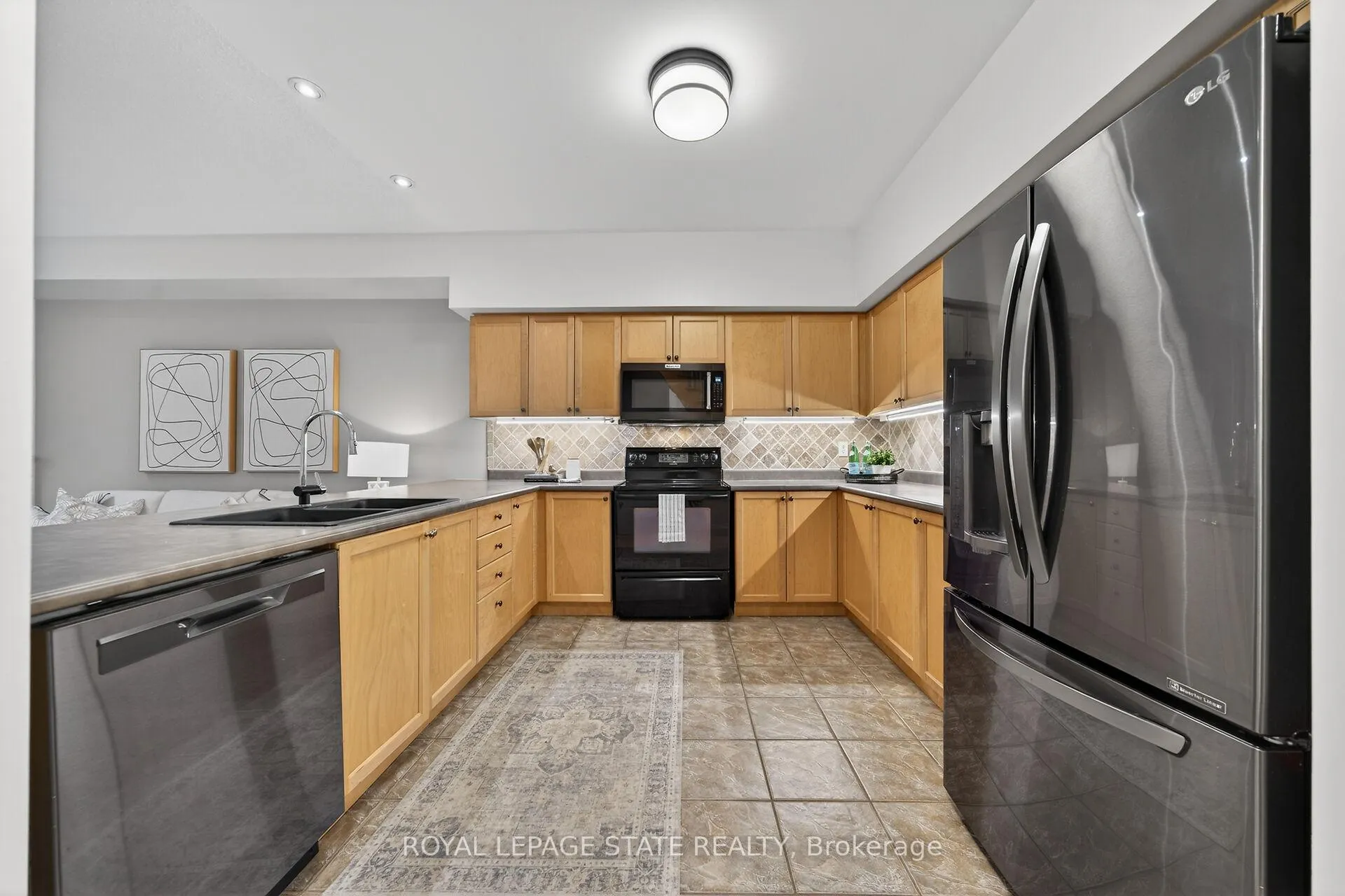 Photo 13 of Unit 36, 81 Valridge Drive, Hamilton, Ancaster — HOMEH
