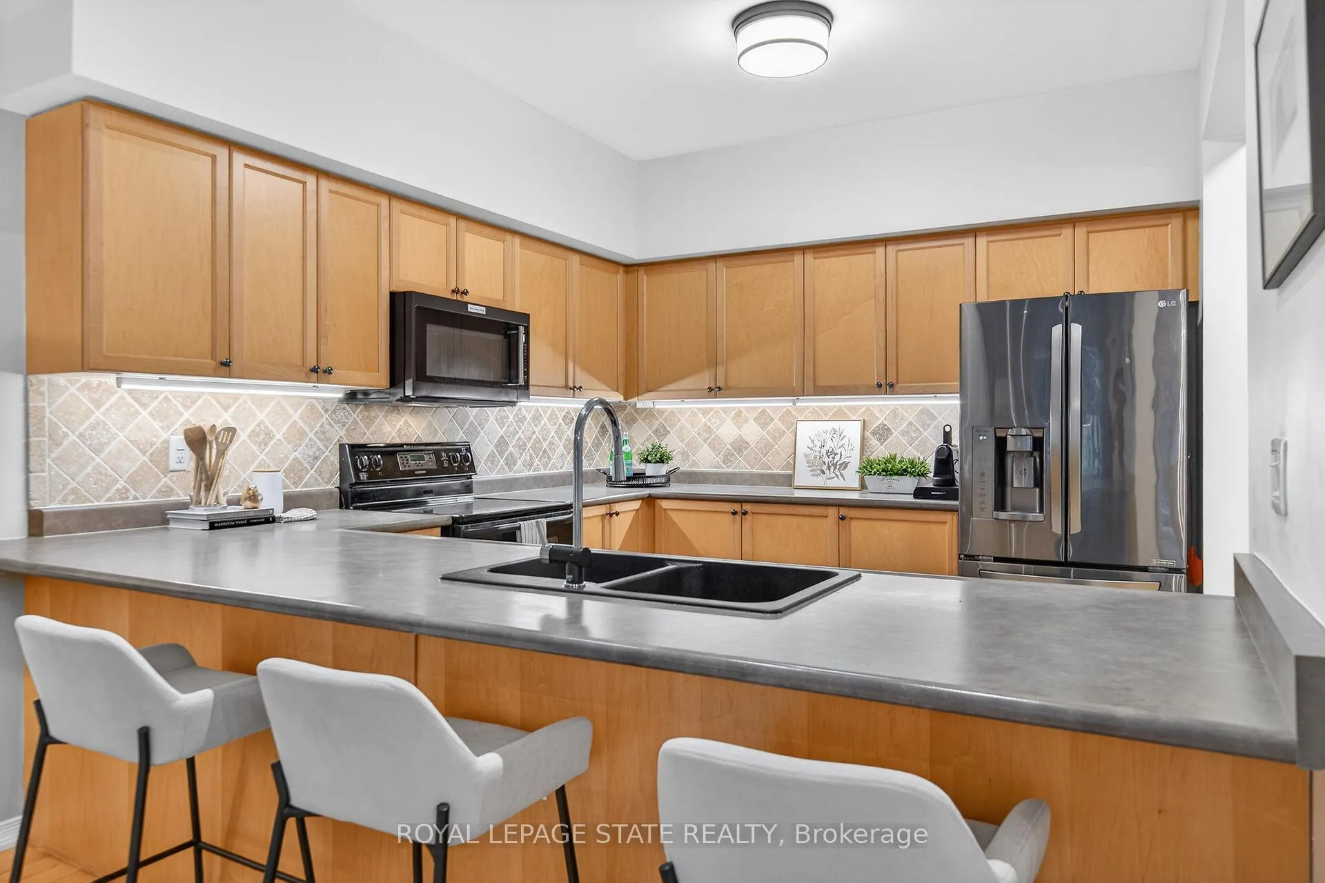 Photo 18 of Unit 36, 81 Valridge Drive, Hamilton, Ancaster — HOMEH