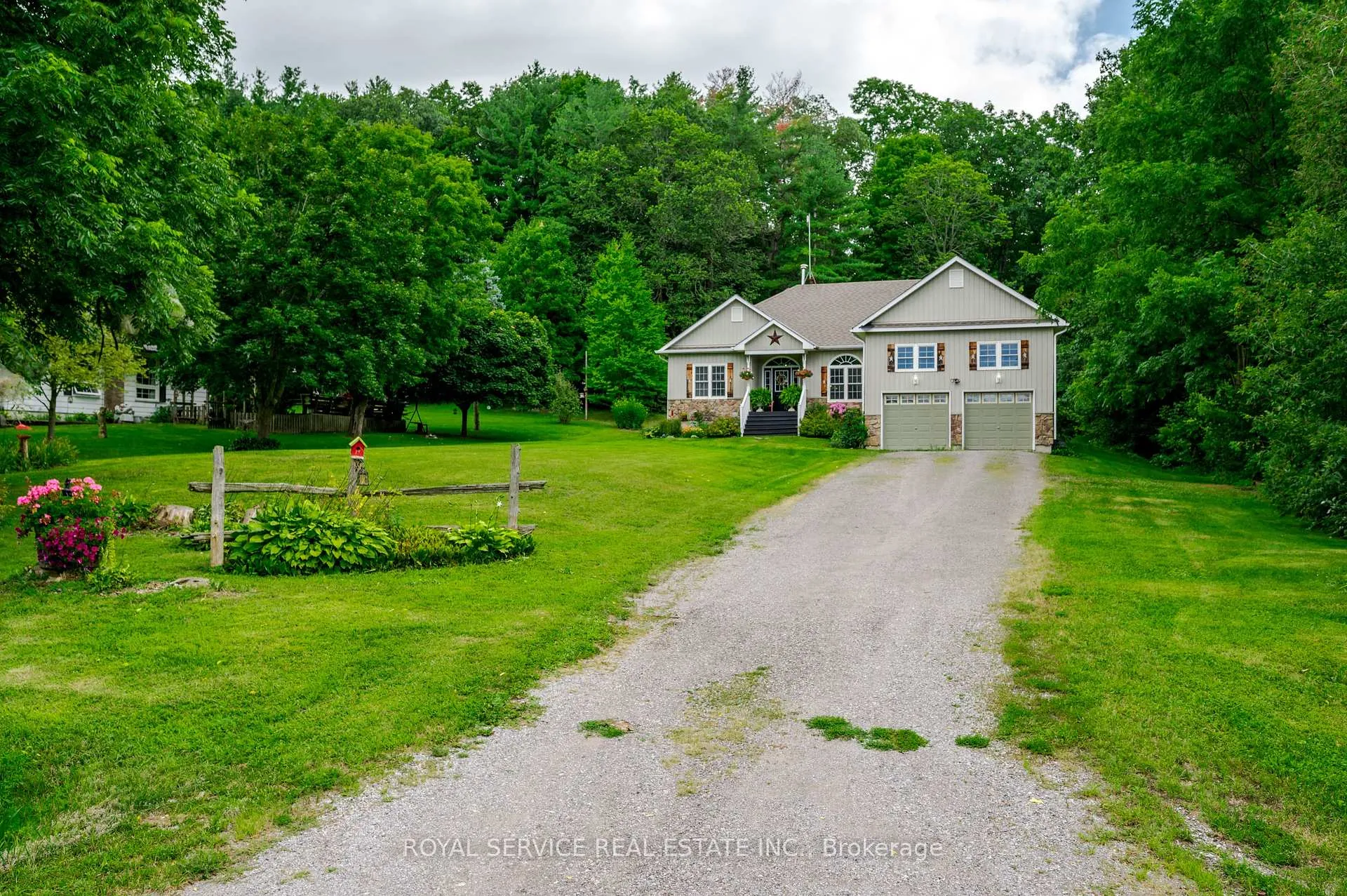 Photo 3 of 4549 Rice Lake Drive S, Hamilton Township, Rural Hamilton — HOMEH