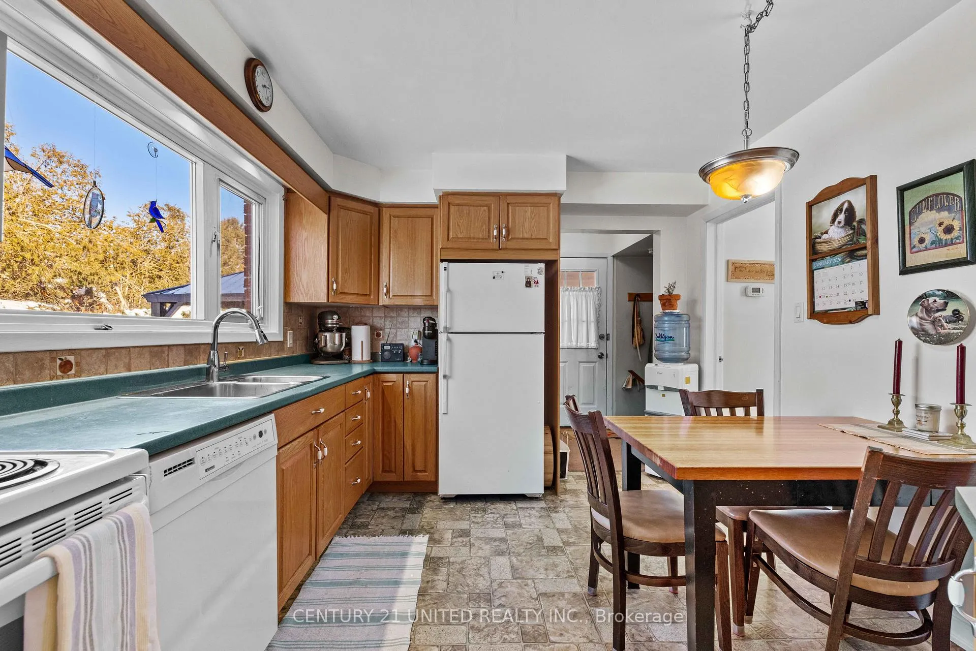 Photo 11 of 852 Parkhill Road W, Peterborough, Monaghan Ward 2 — HOMEH