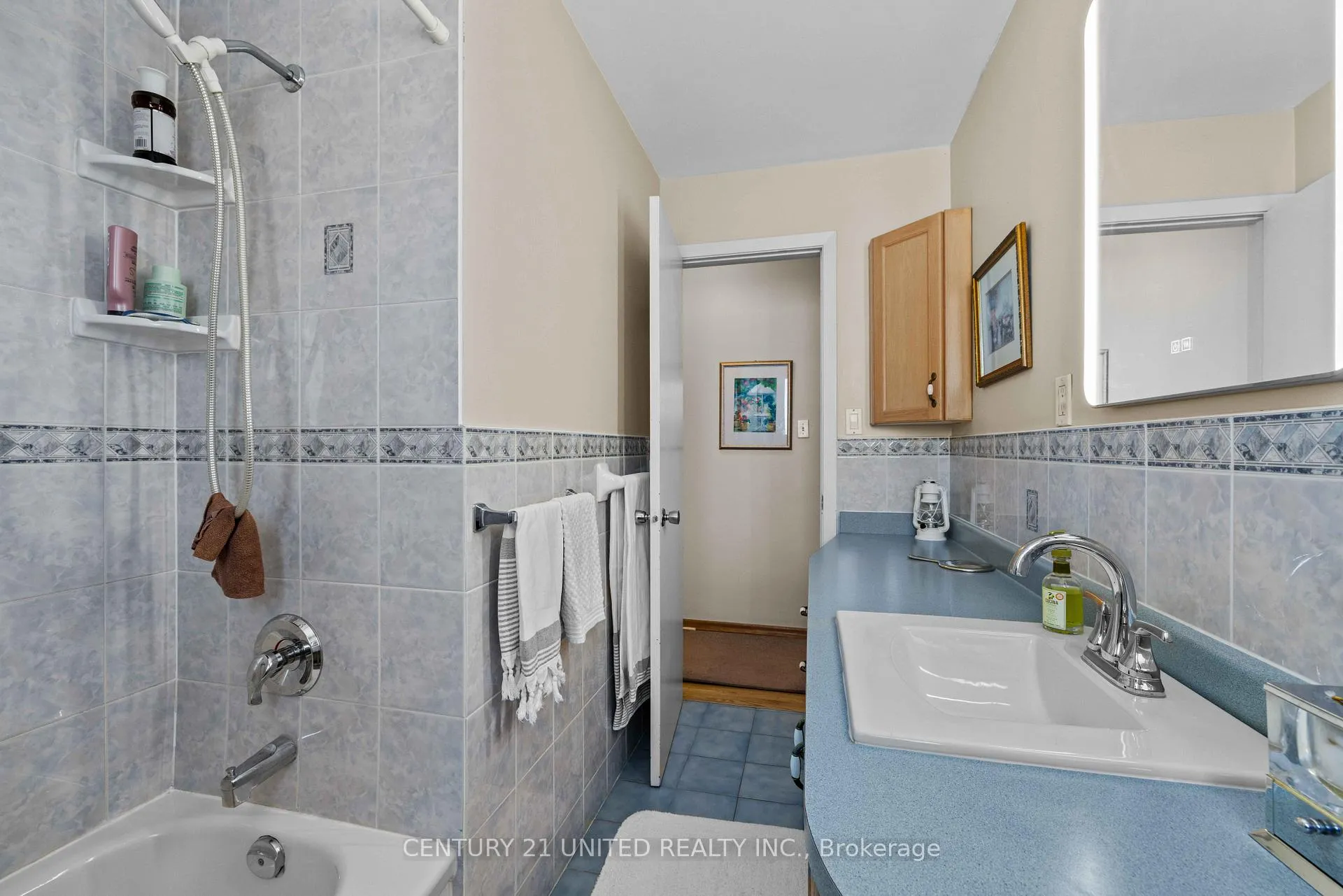 Photo 16 of 852 Parkhill Road W, Peterborough, Monaghan Ward 2 — HOMEH