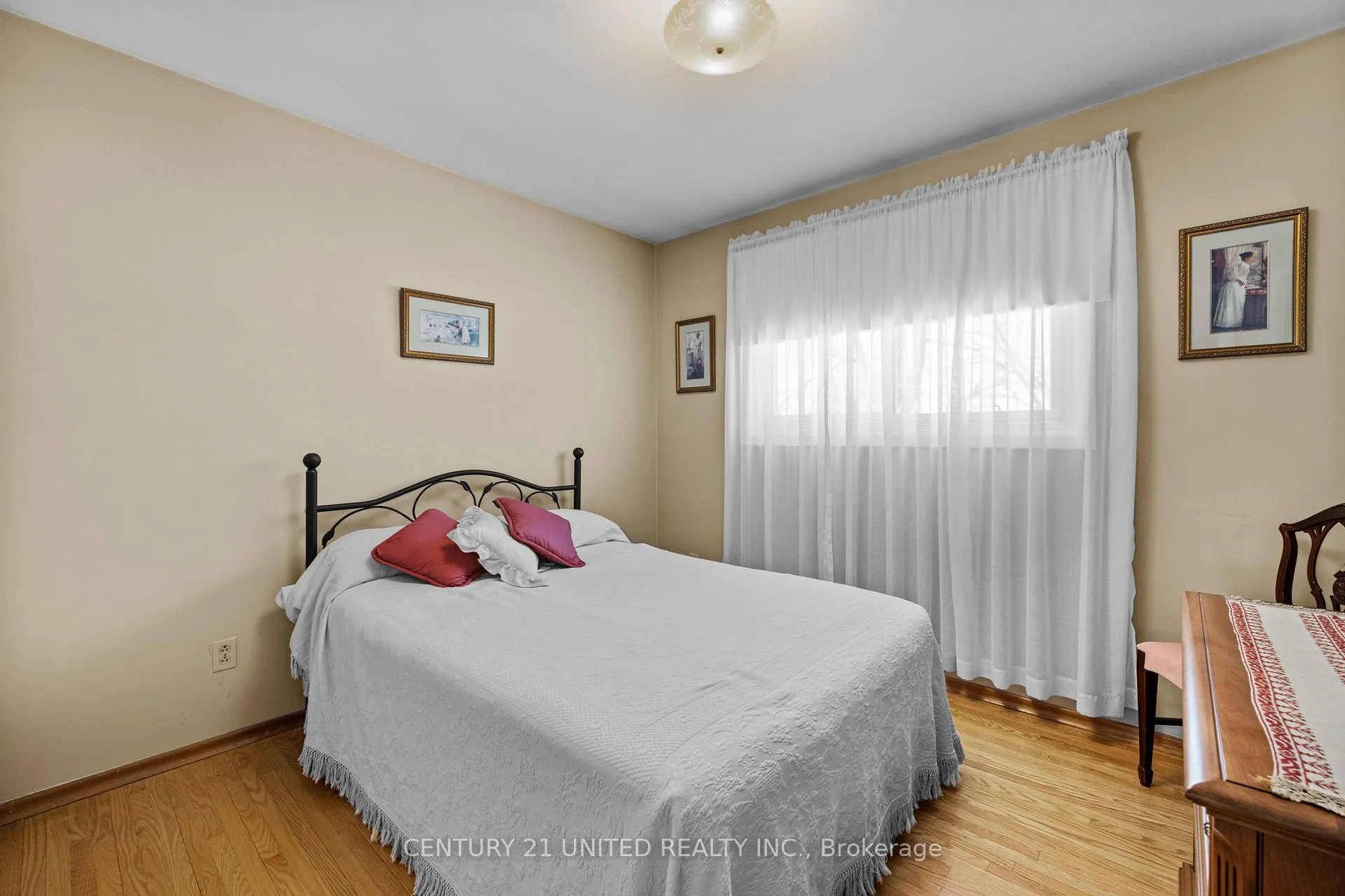 Photo 18 of 852 Parkhill Road W, Peterborough, Monaghan Ward 2 — HOMEH