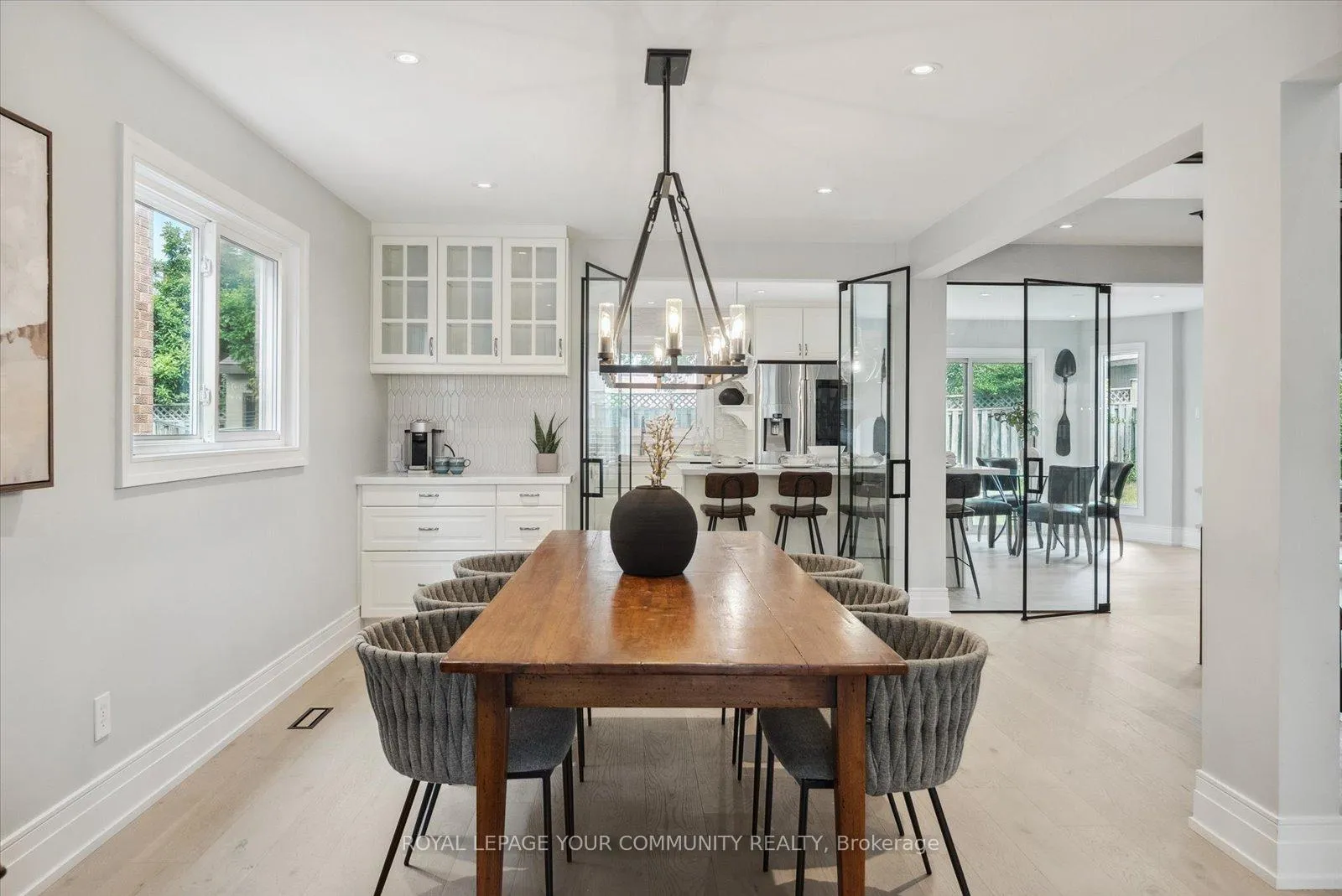 Photo 3 of 179 Valleyway Crescent, Vaughan, Maple — HOMEH