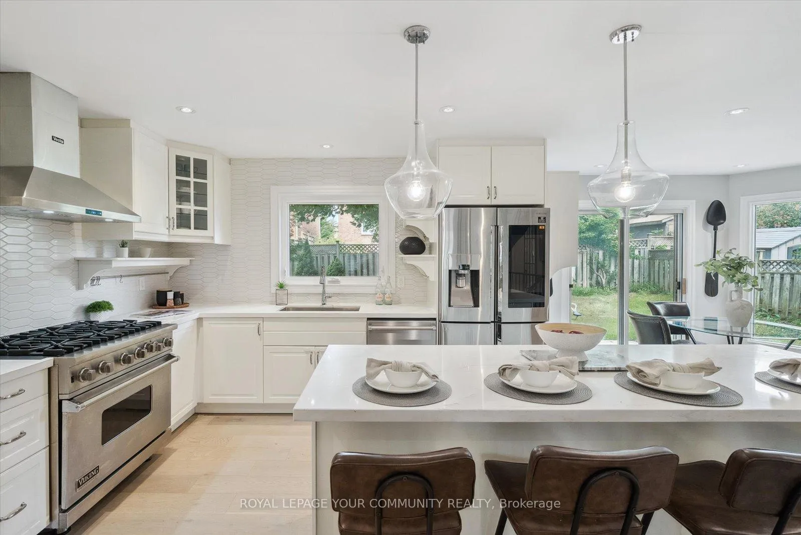 Photo 6 of 179 Valleyway Crescent, Vaughan, Maple — HOMEH