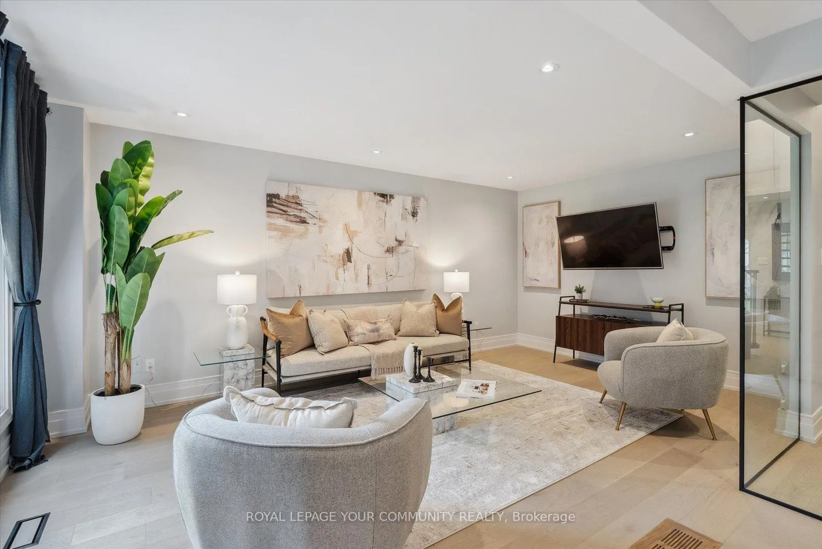 Photo 10 of 179 Valleyway Crescent, Vaughan, Maple — HOMEH