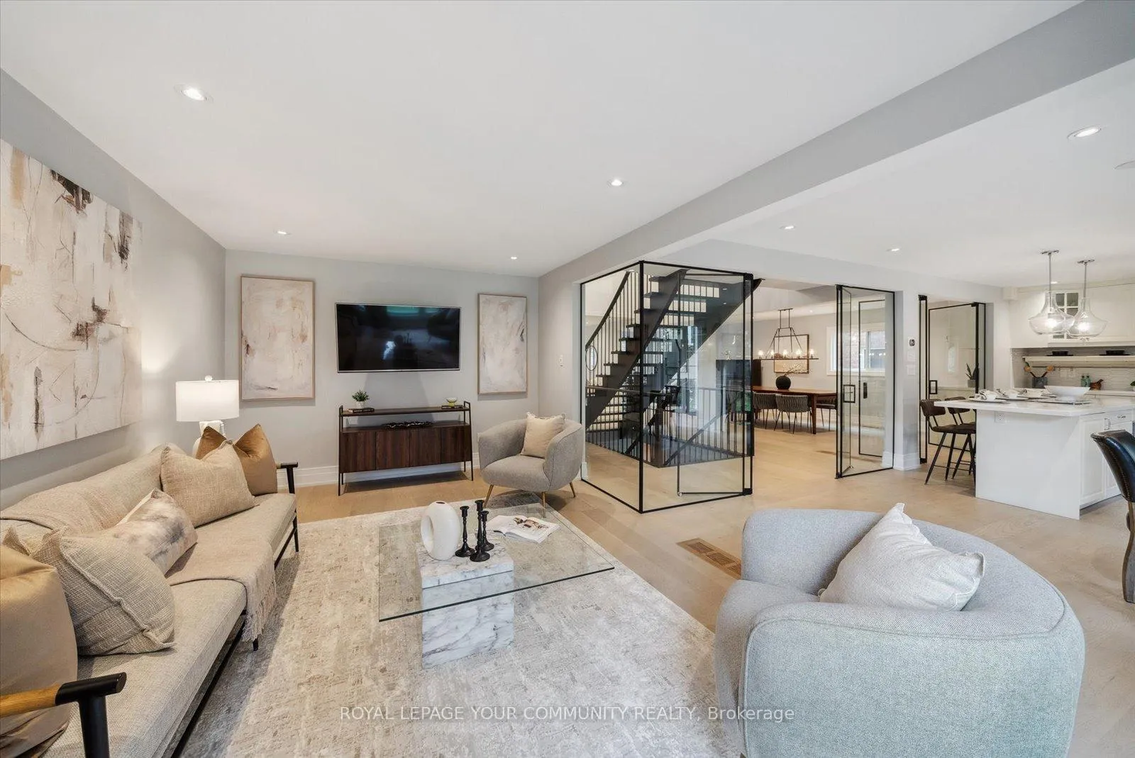 Photo 11 of 179 Valleyway Crescent, Vaughan, Maple — HOMEH