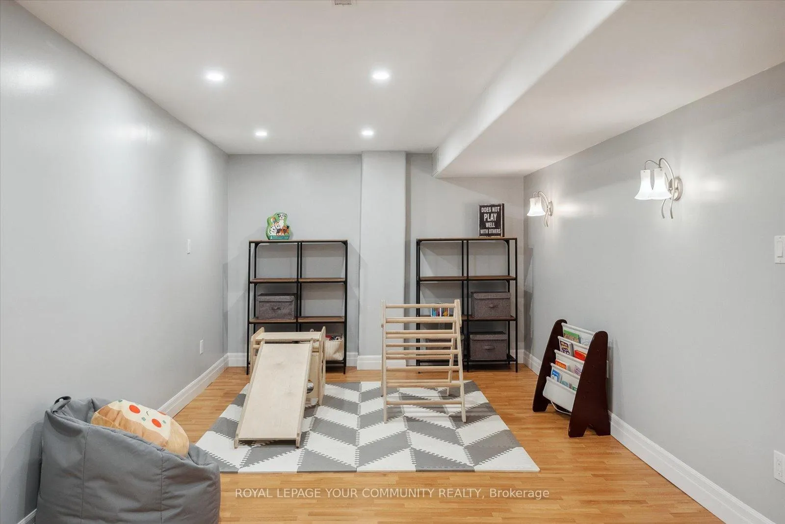 Photo 35 of 179 Valleyway Crescent, Vaughan, Maple — HOMEH