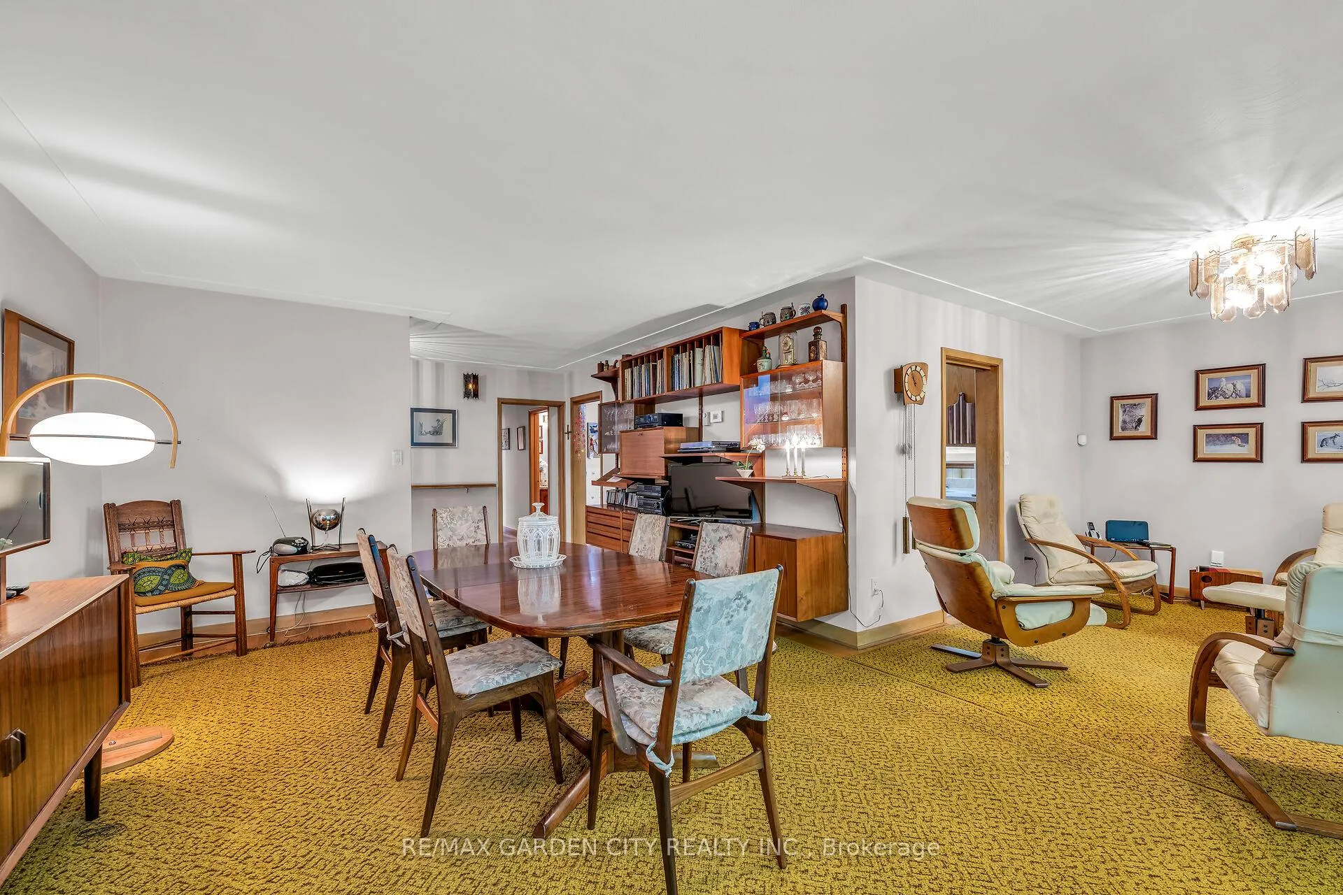 Photo 7 of 60 Maple Drive, Hamilton, Stoney Creek — HOMEH