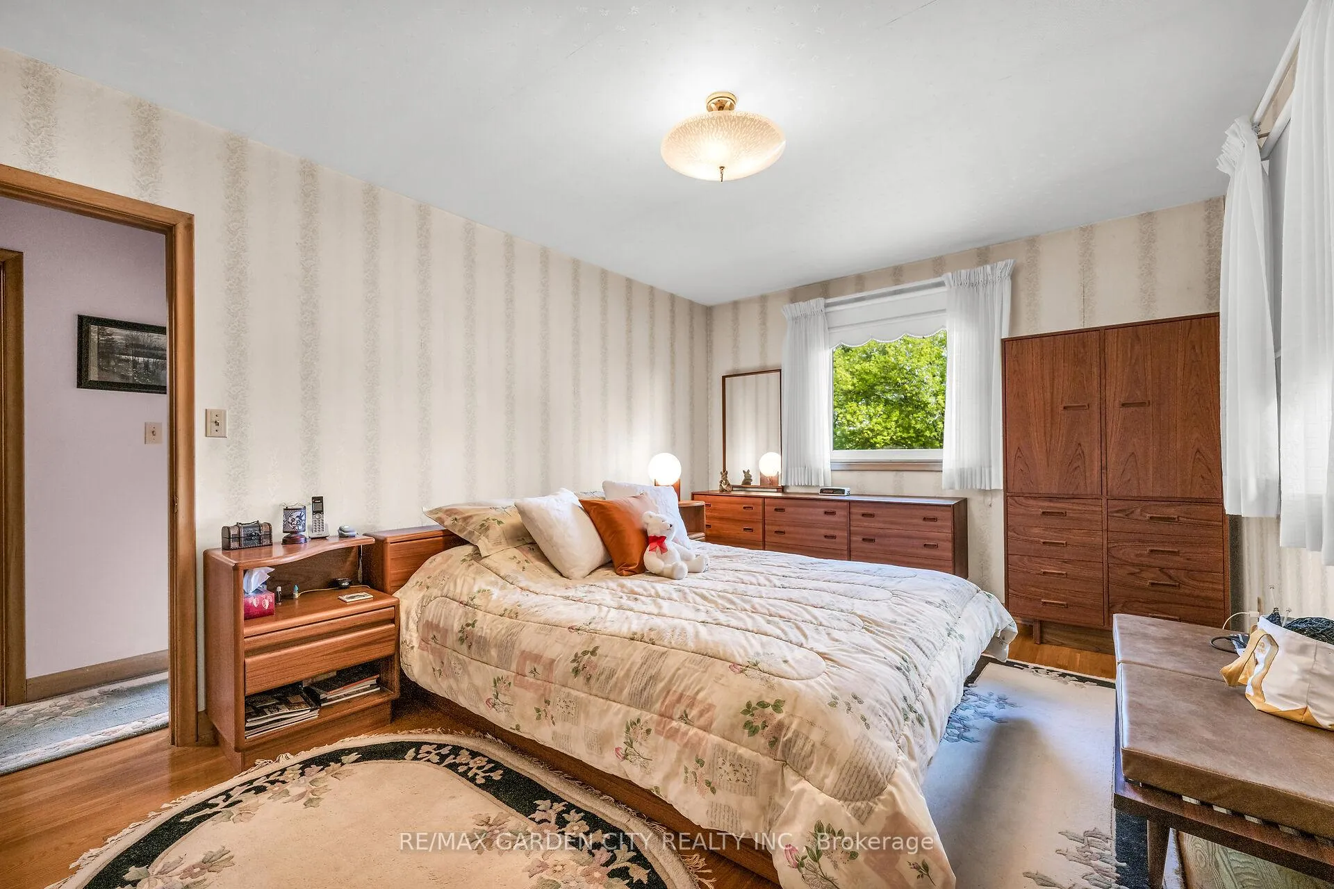 Photo 10 of 60 Maple Drive, Hamilton, Stoney Creek — HOMEH