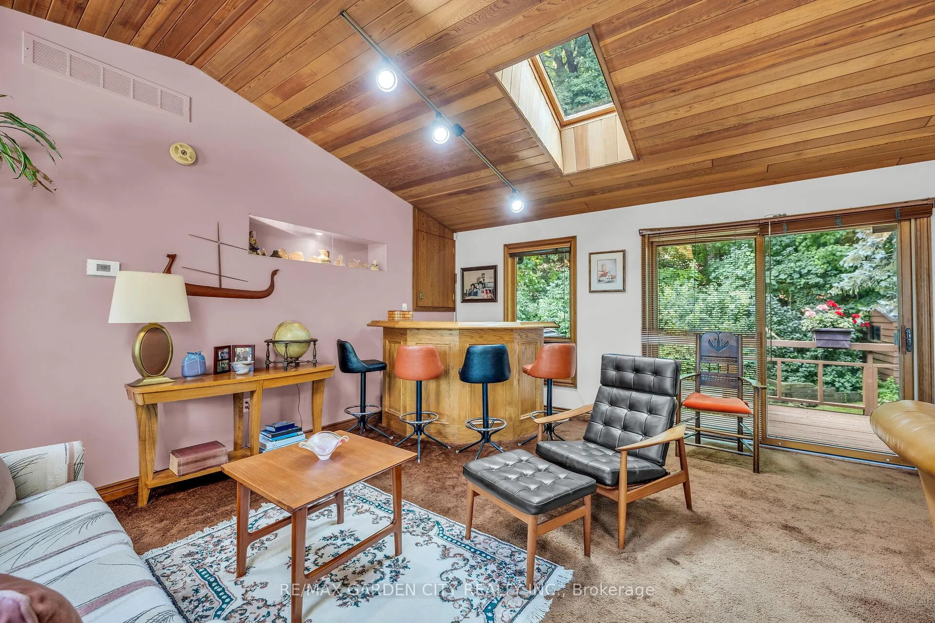 Photo 16 of 60 Maple Drive, Hamilton, Stoney Creek — HOMEH