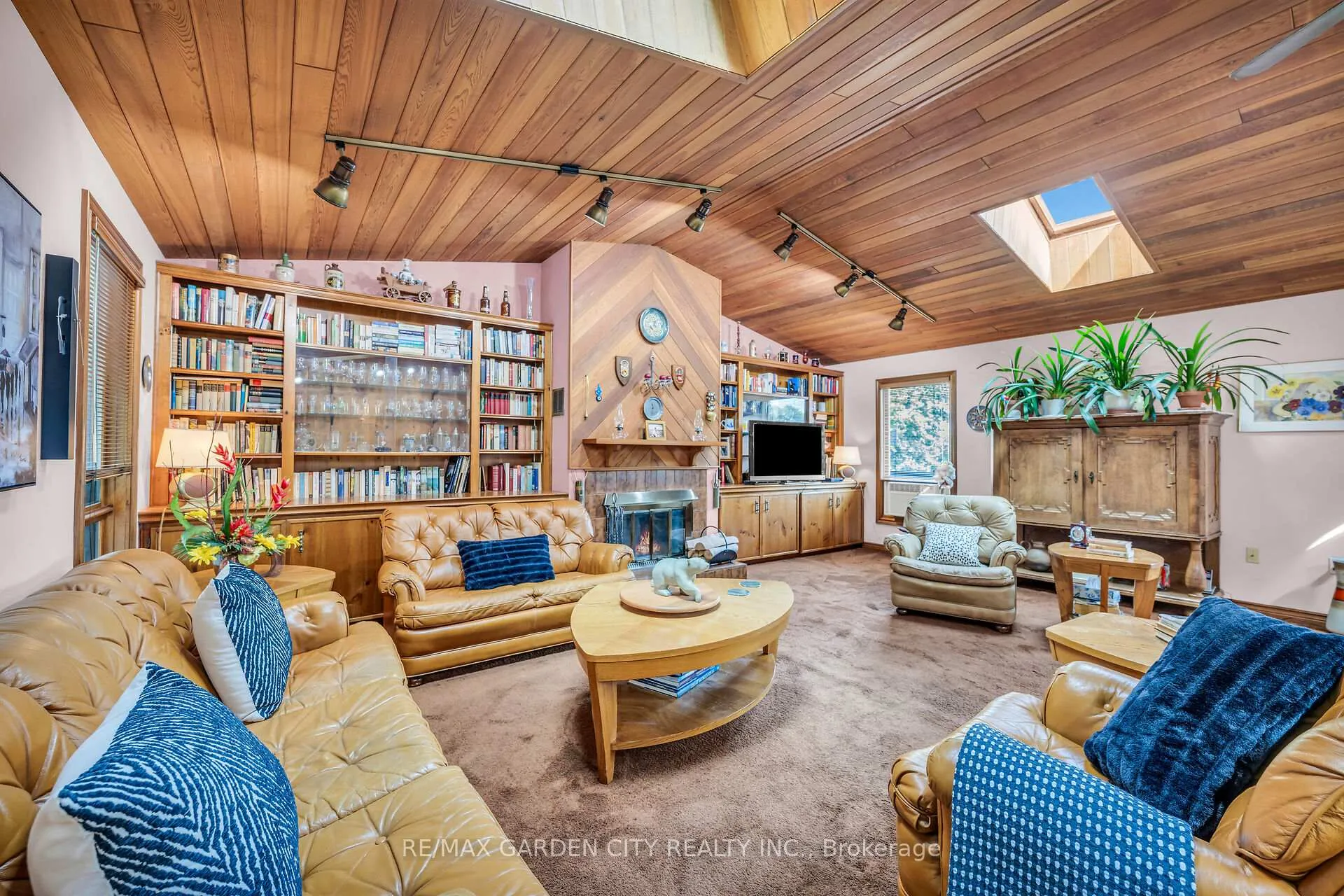 Photo 17 of 60 Maple Drive, Hamilton, Stoney Creek — HOMEH