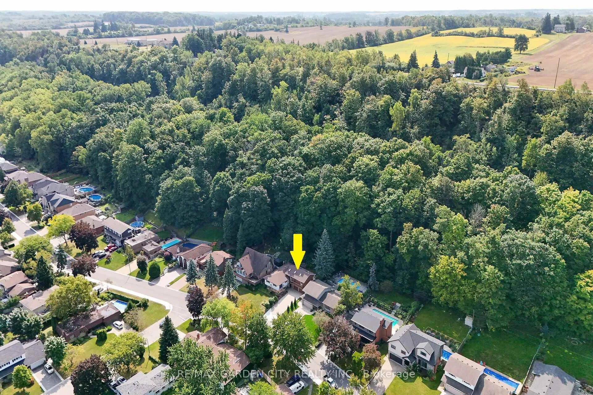 Photo 29 of 60 Maple Drive, Hamilton, Stoney Creek — HOMEH