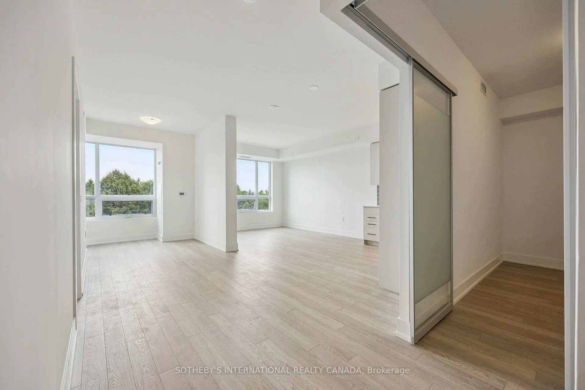 Photo 6 of Unit 405, 2075 King Road, King, King City — HOMEH