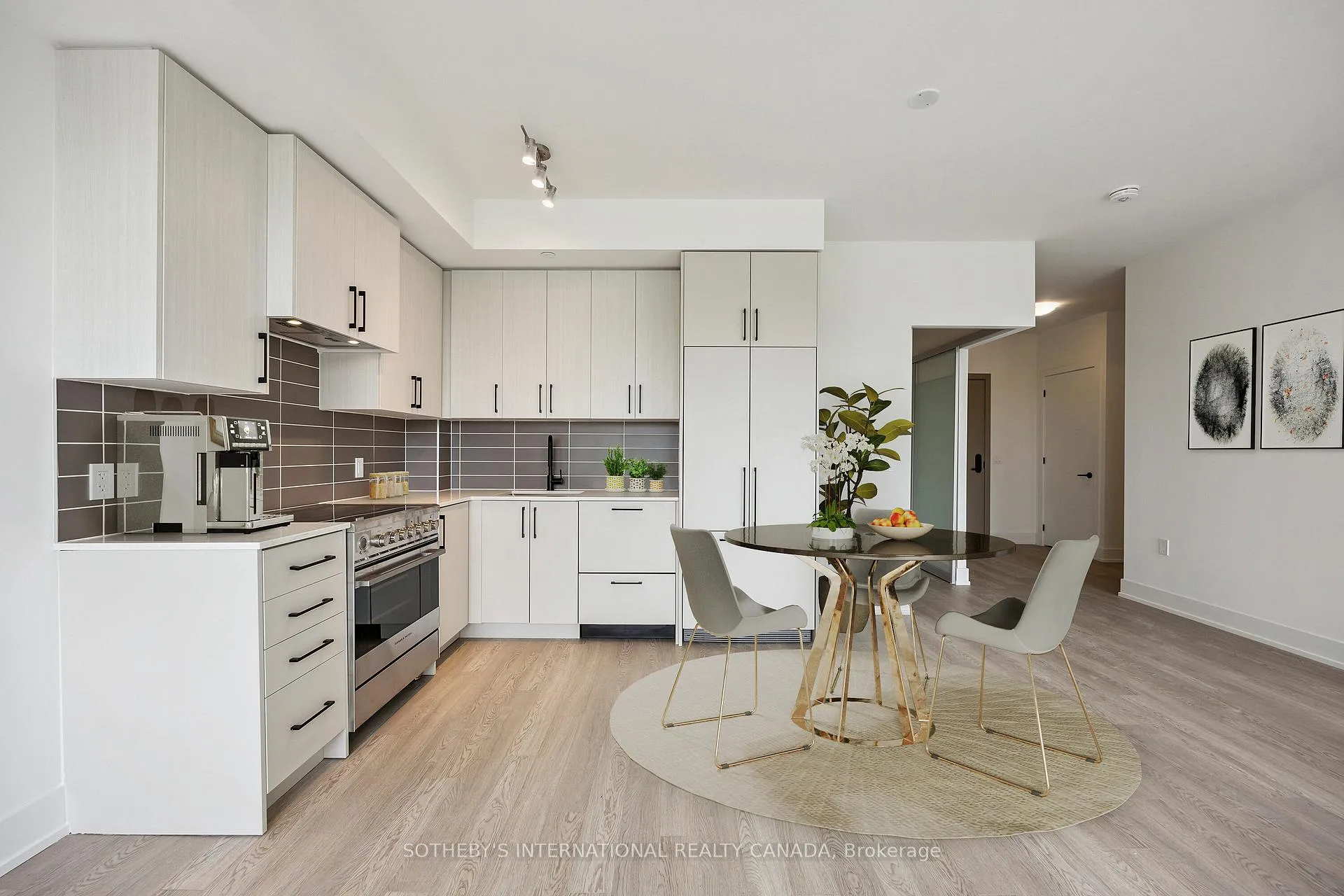 Photo 12 of Unit 405, 2075 King Road, King, King City — HOMEH
