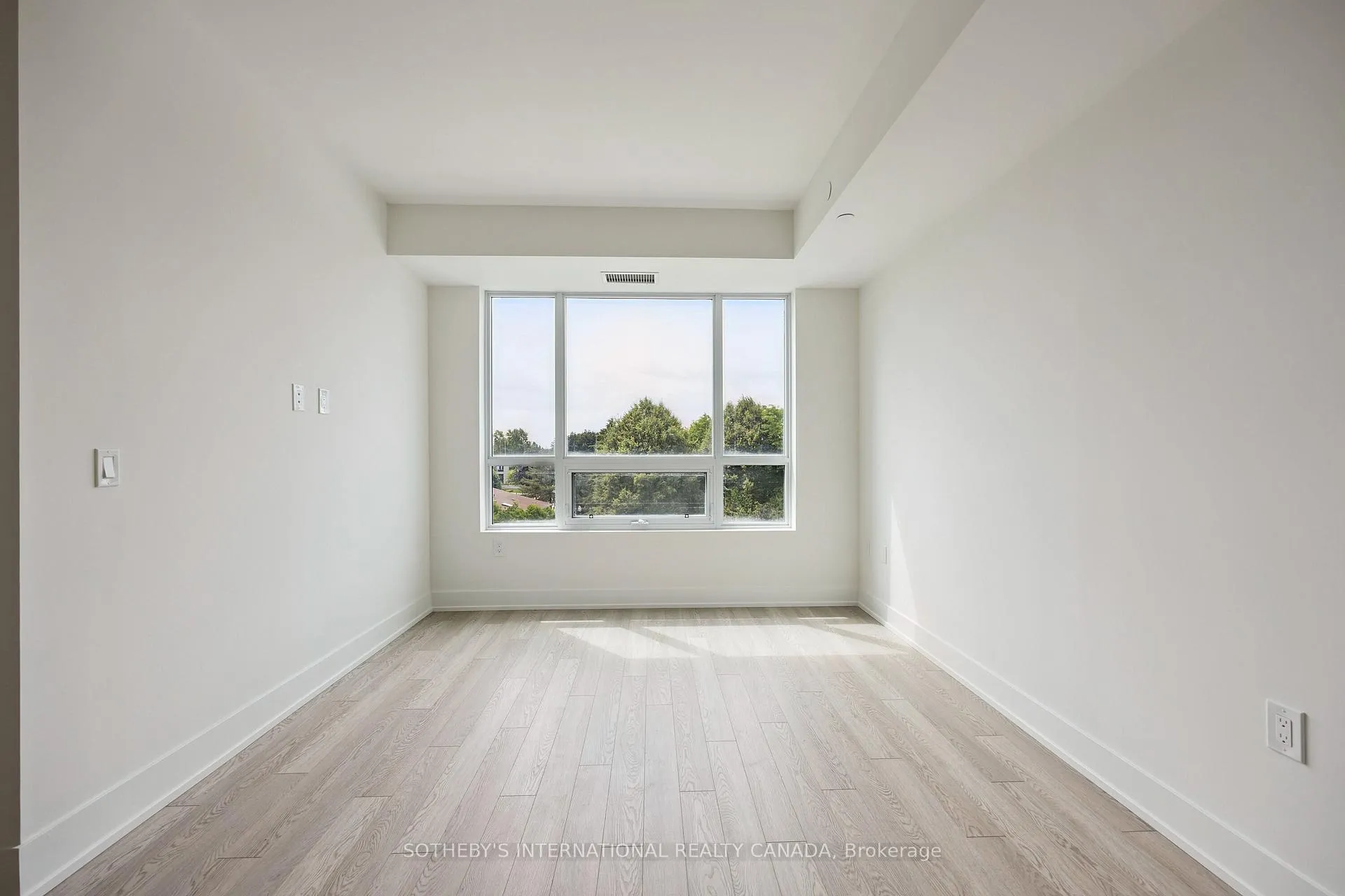 Photo 16 of Unit 405, 2075 King Road, King, King City — HOMEH