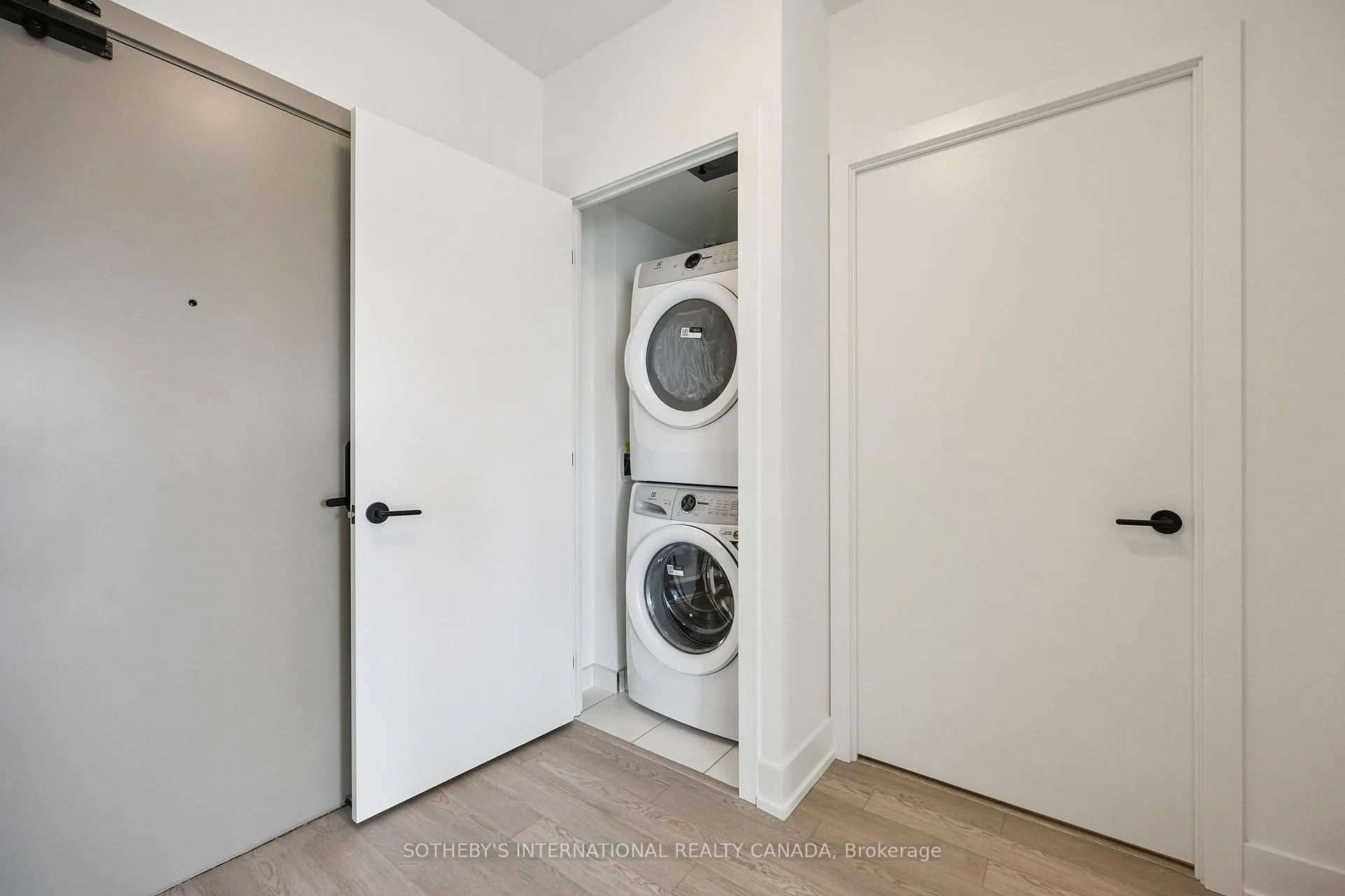 Photo 21 of Unit 405, 2075 King Road, King, King City — HOMEH